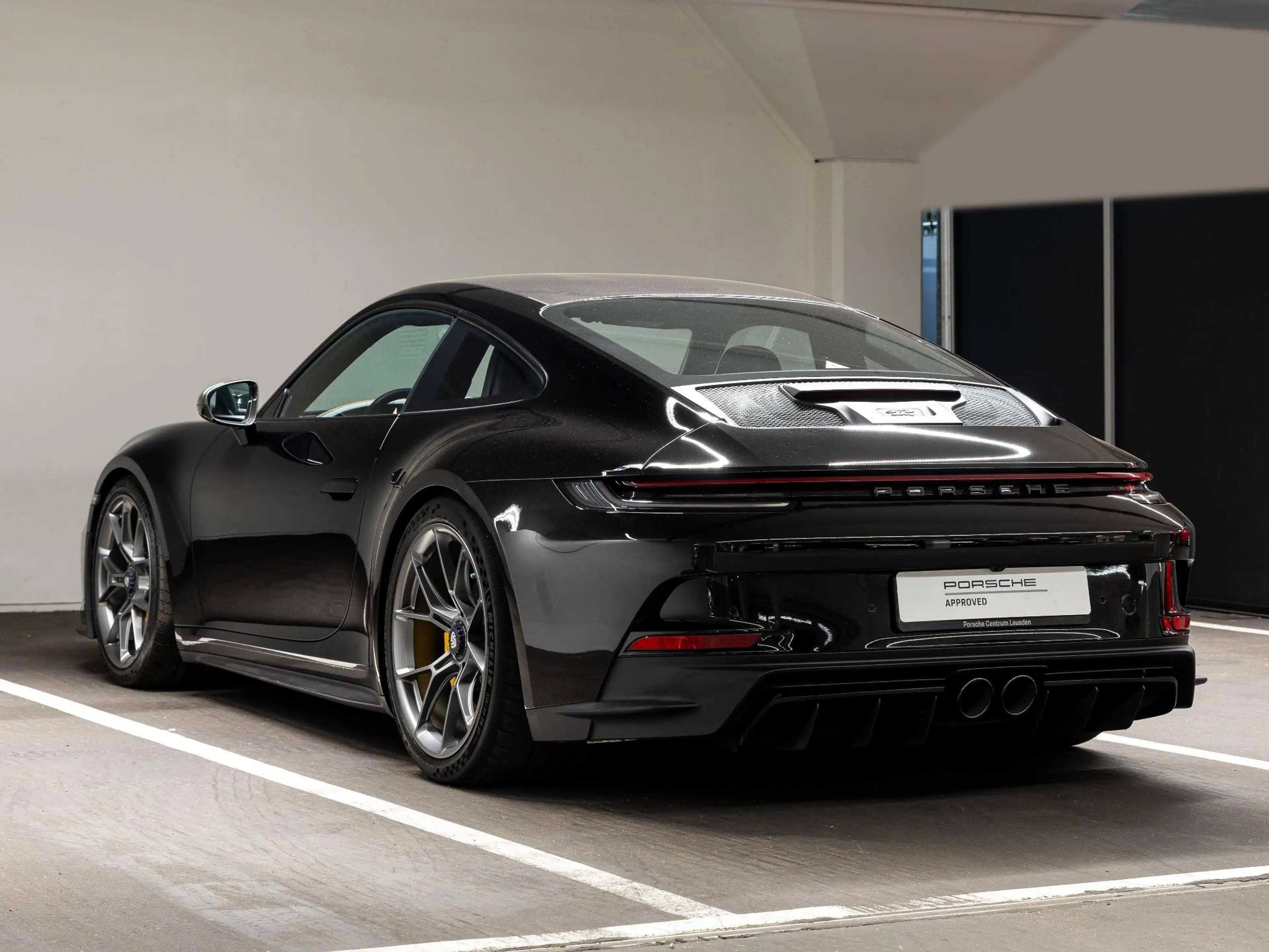 Porsche 992 4.0 GT3 Touring — photo 3