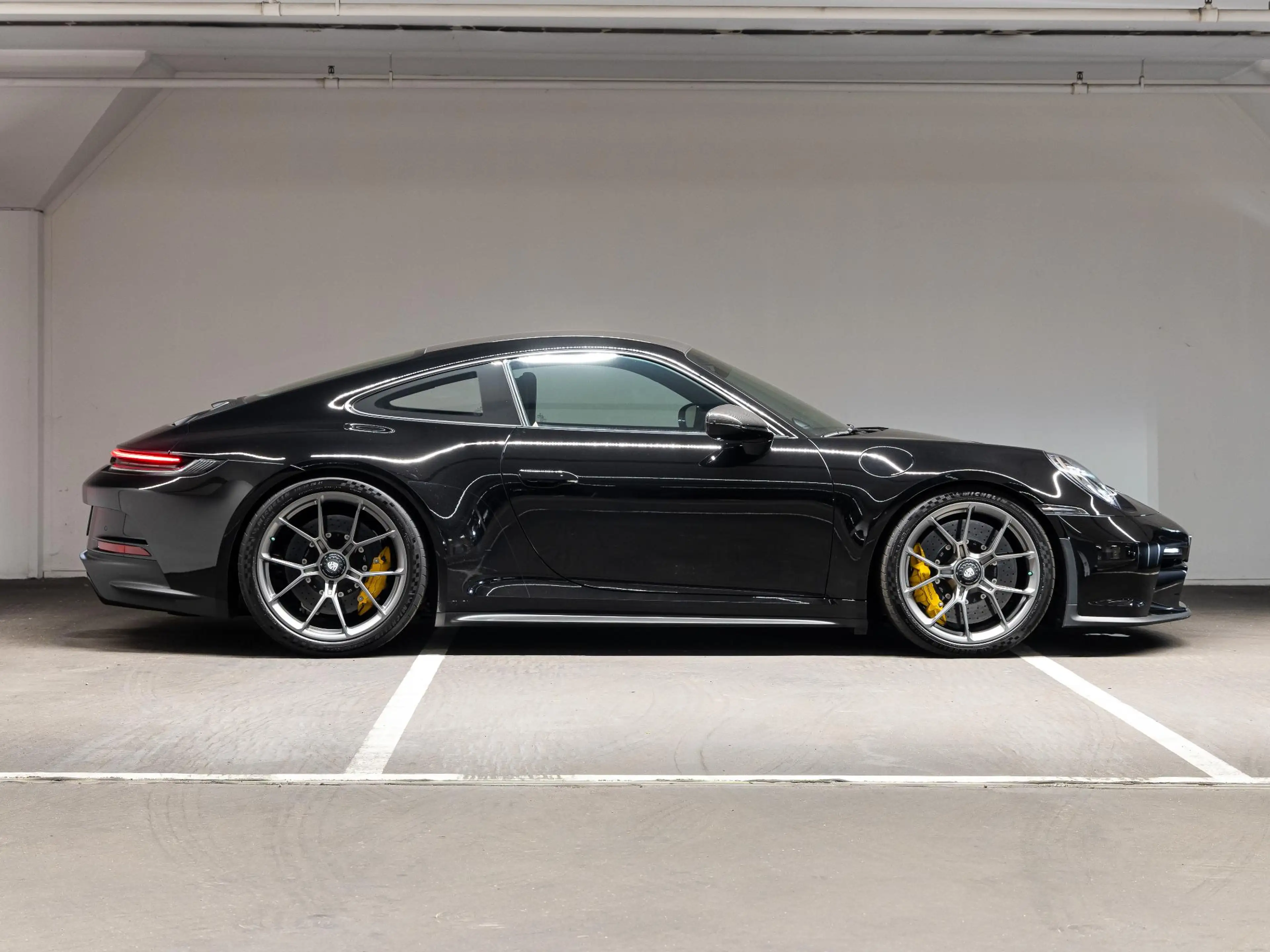 Porsche 992 4.0 GT3 Touring — photo 6