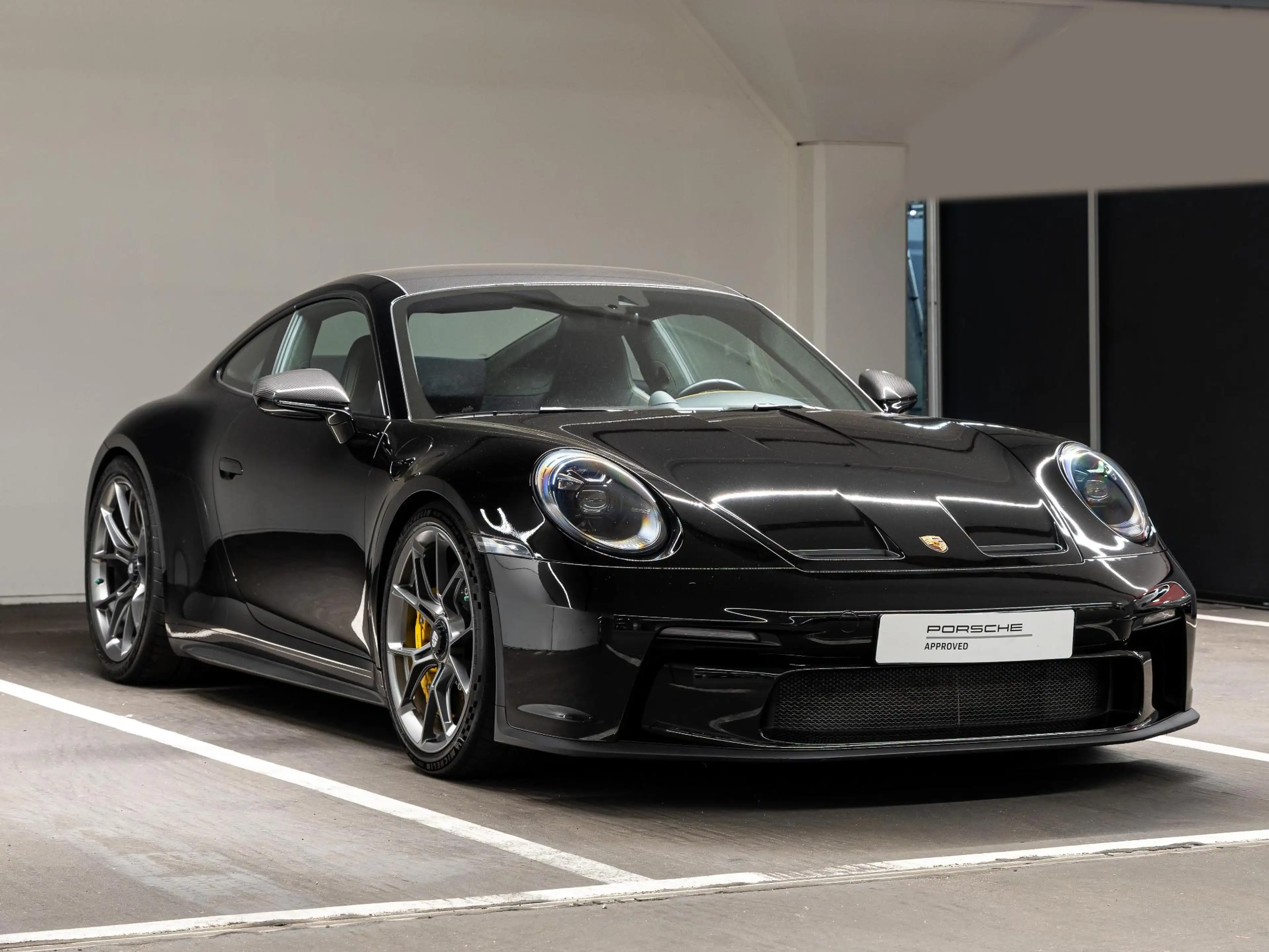 Porsche 992 4.0 GT3 Touring — photo 5