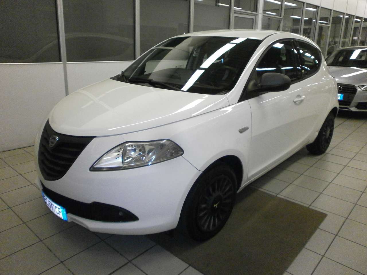 Lancia Ypsilon Ypsilon  1.2 8v Elefantino 69cv