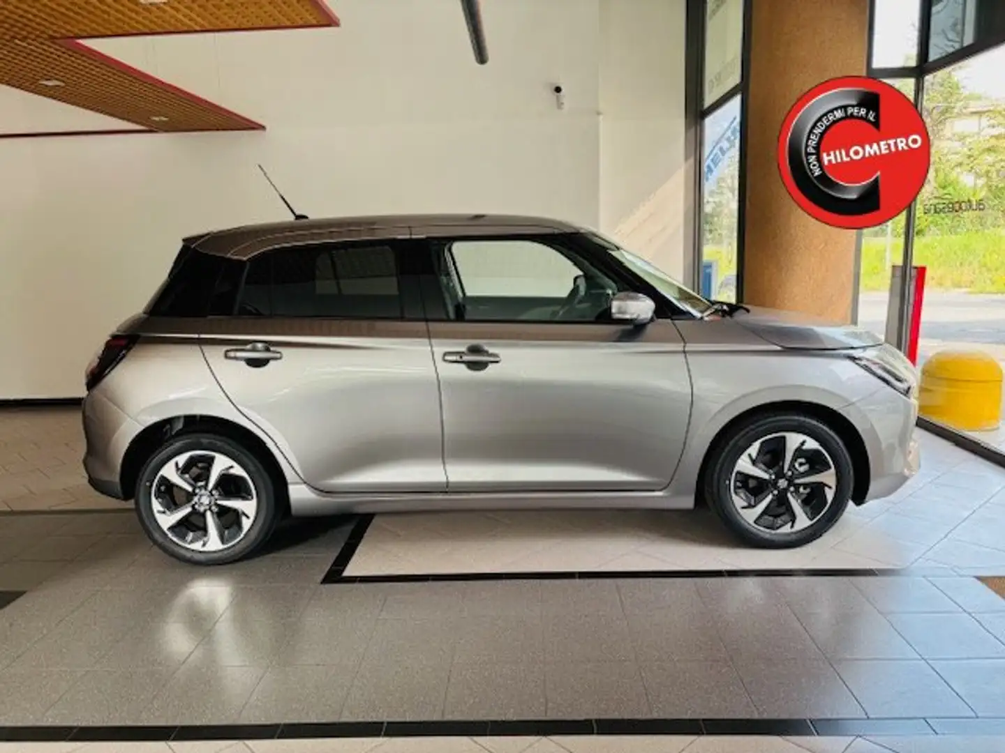 Suzuki Swift 1.2h Top 2wd Grigio - 1