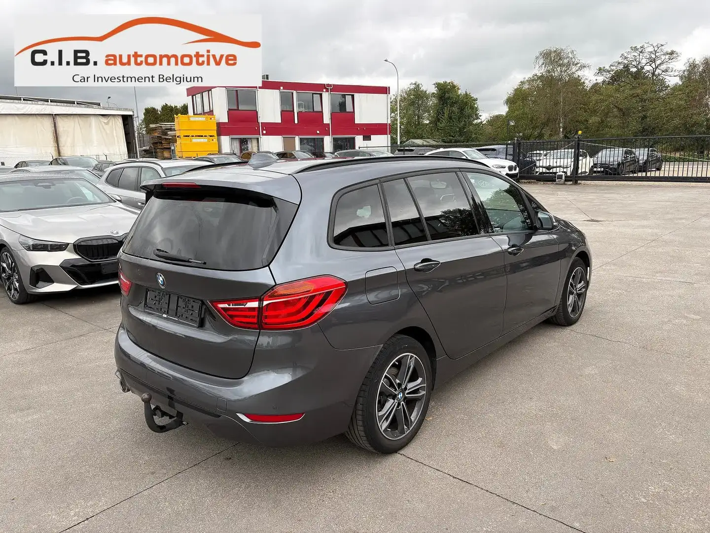 BMW 216 dA Gran Tourer Sport Line dA / €14.990 netto / Grijs - 2