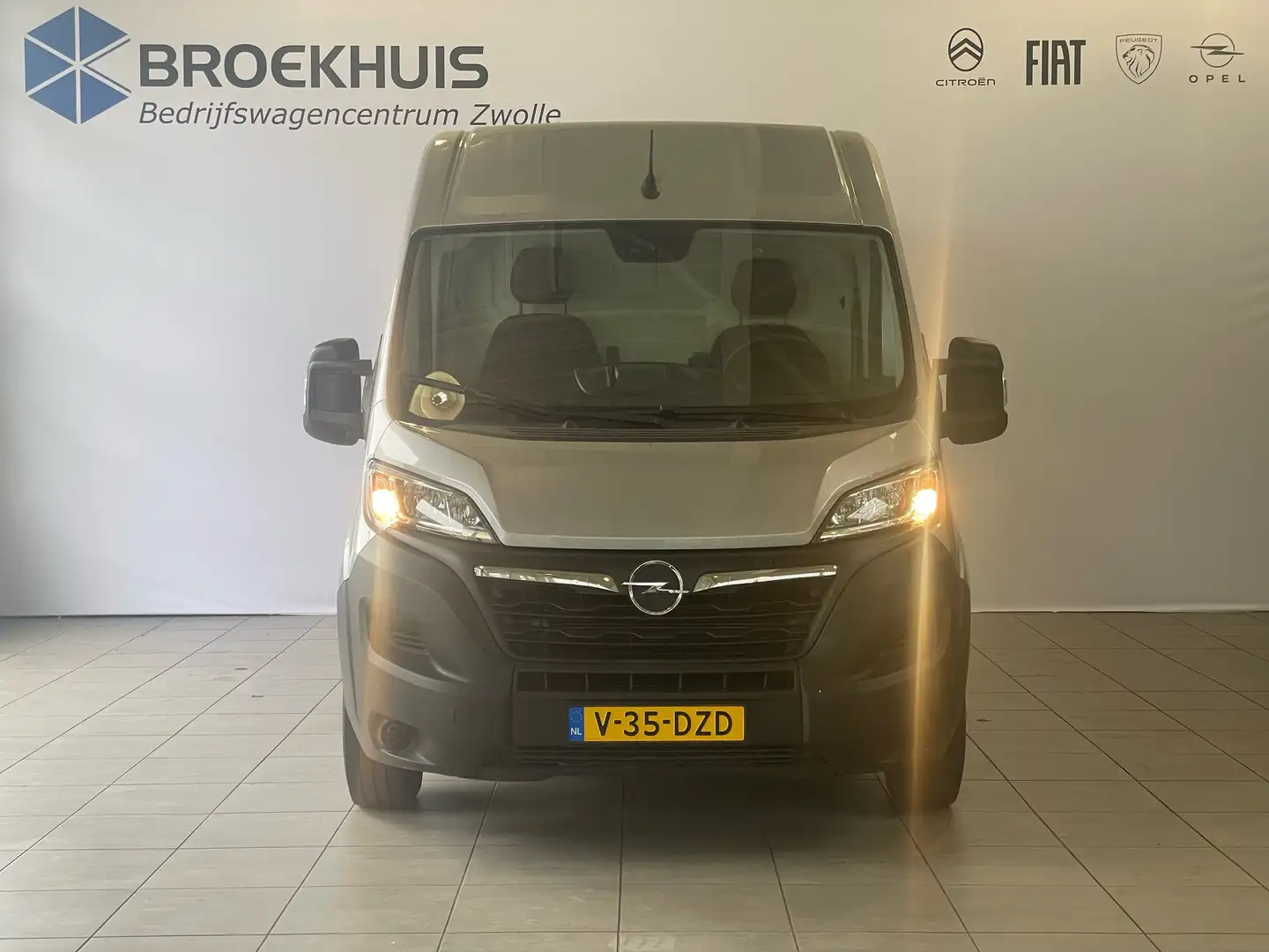 Opel Movano 2.2D 140pk L2H2 3.3t | Apple Carplay/Android Auto Grijs - 2