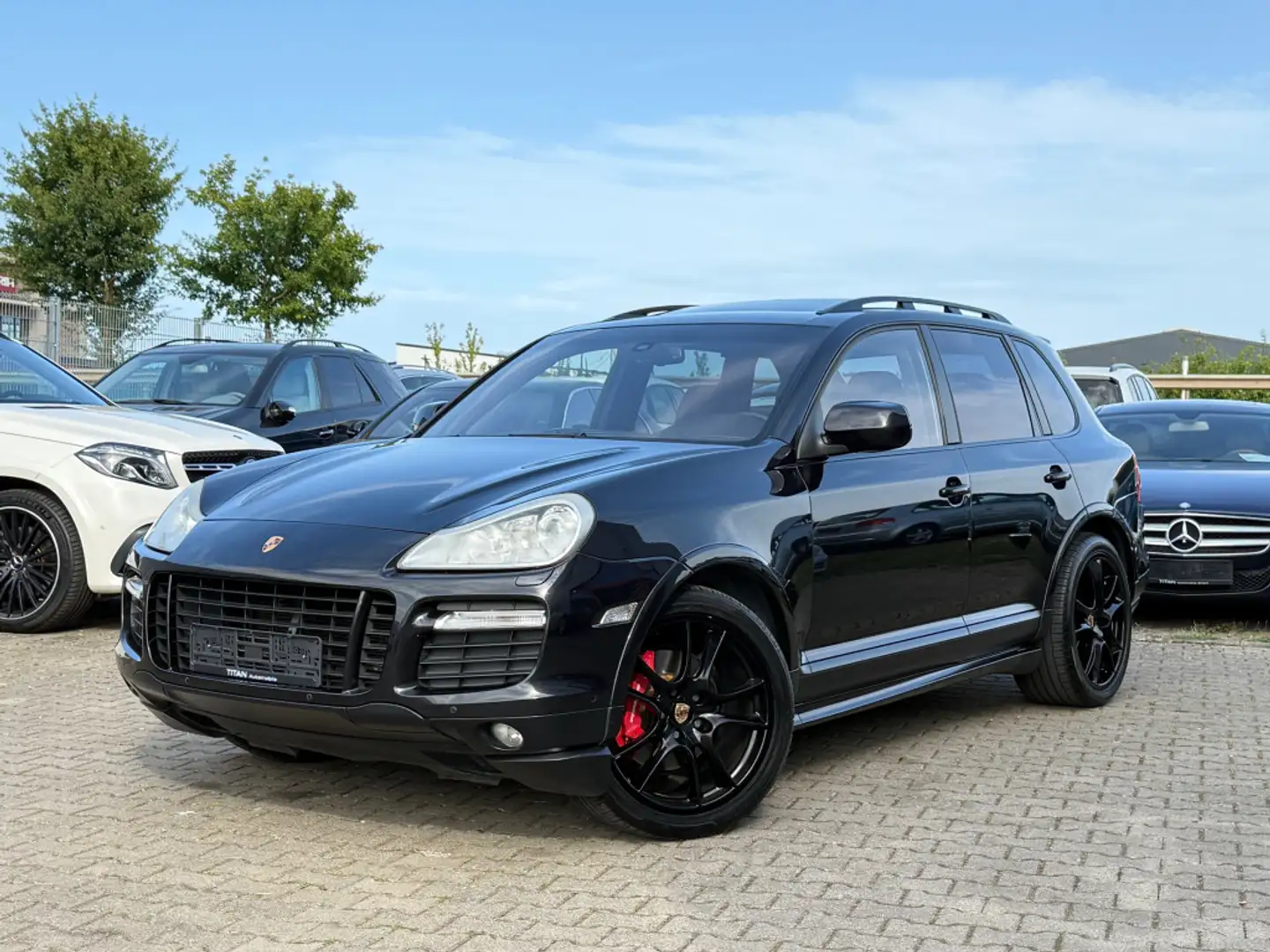 Porsche Cayenne GTS TÜV neu Bi-Xenon Memory Pano BOSE Schwarz - 1