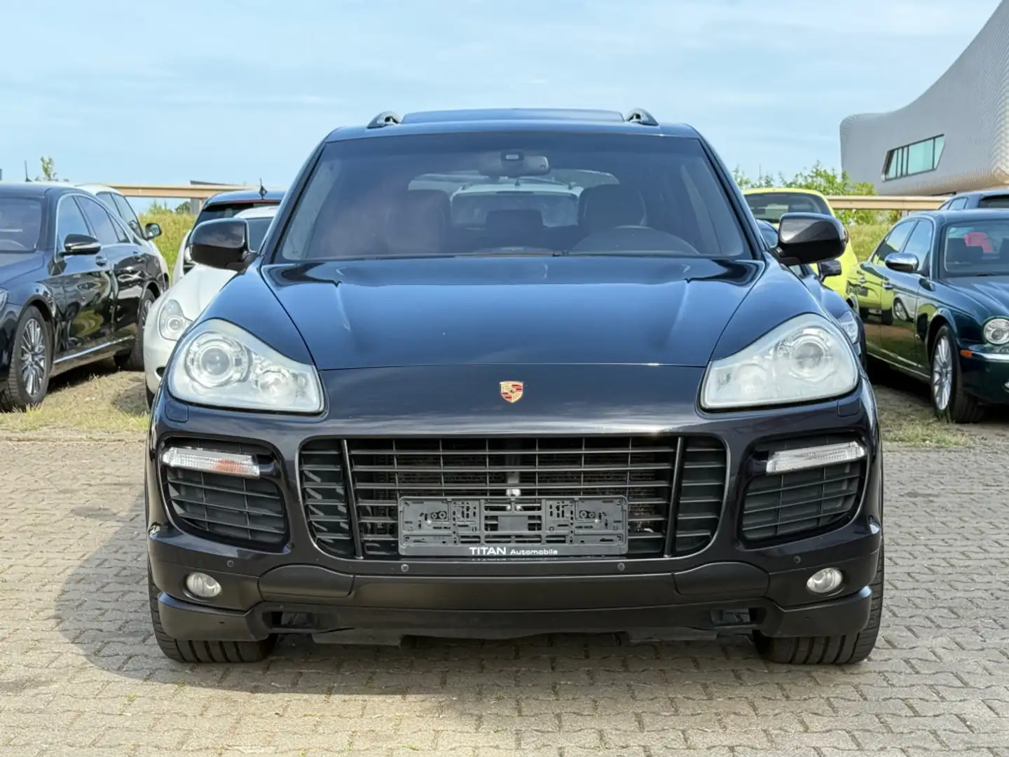 Porsche Cayenne GTS TÜV neu Bi-Xenon Memory Pano BOSE Schwarz - 2