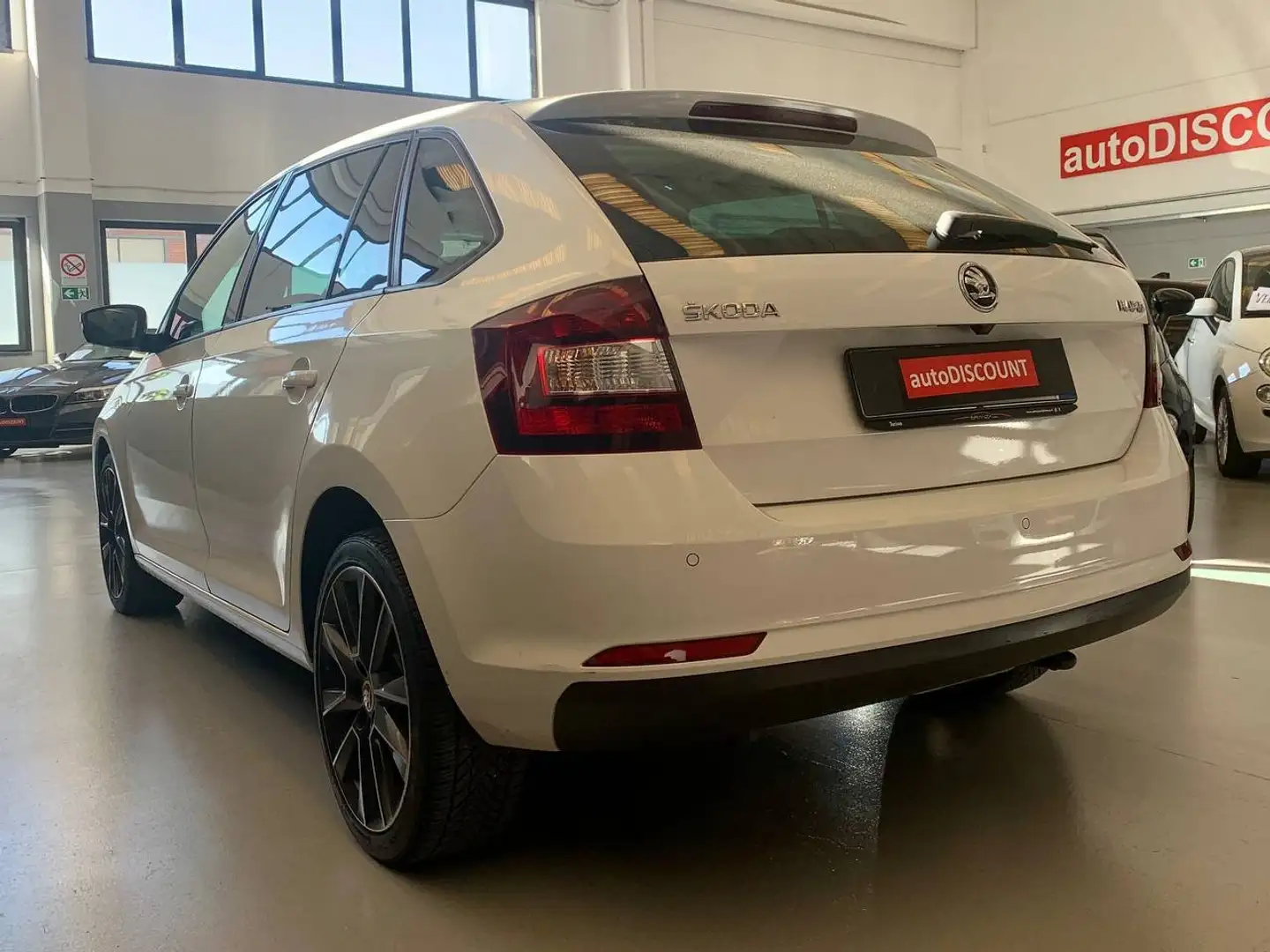 Skoda Rapid/Spaceback Rapid Spaceback 1.0 tsi Design Edition 110cv Weiß - 2