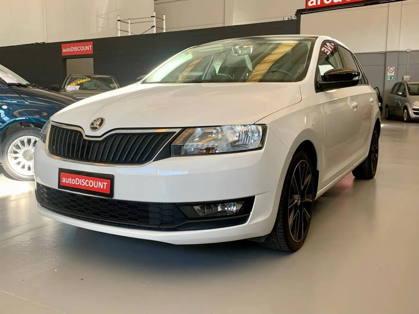 Skoda Rapid/Spaceback Rapid Spaceback 1.0 tsi Design Edition 110cv Weiß - 1