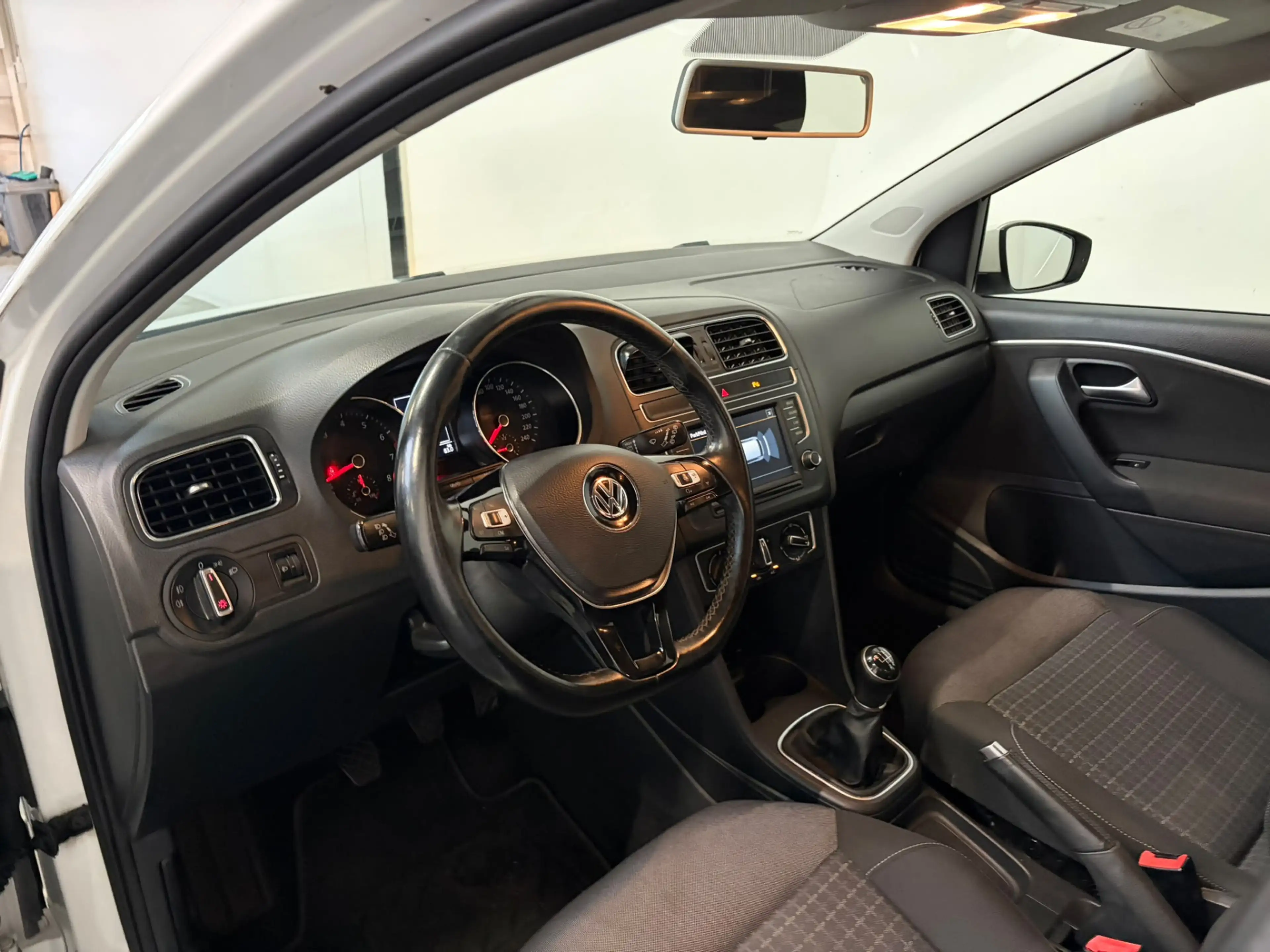 Volkswagen Polo 1.2 TSI Comfortline Airco. Cruise. Trekhaak. Bleut — photo 4