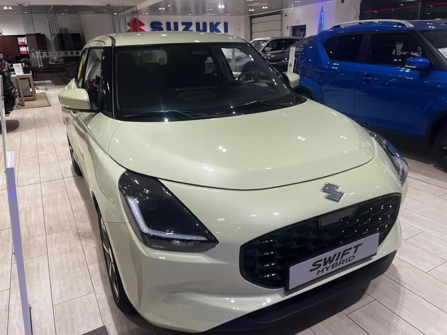 Suzuki Swift 1.2 Hybrid Top - prezzo MIGLIORE DELLA RETE! - 1