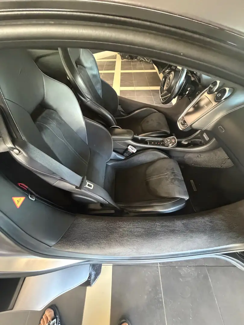 McLaren 540C Grau - 2