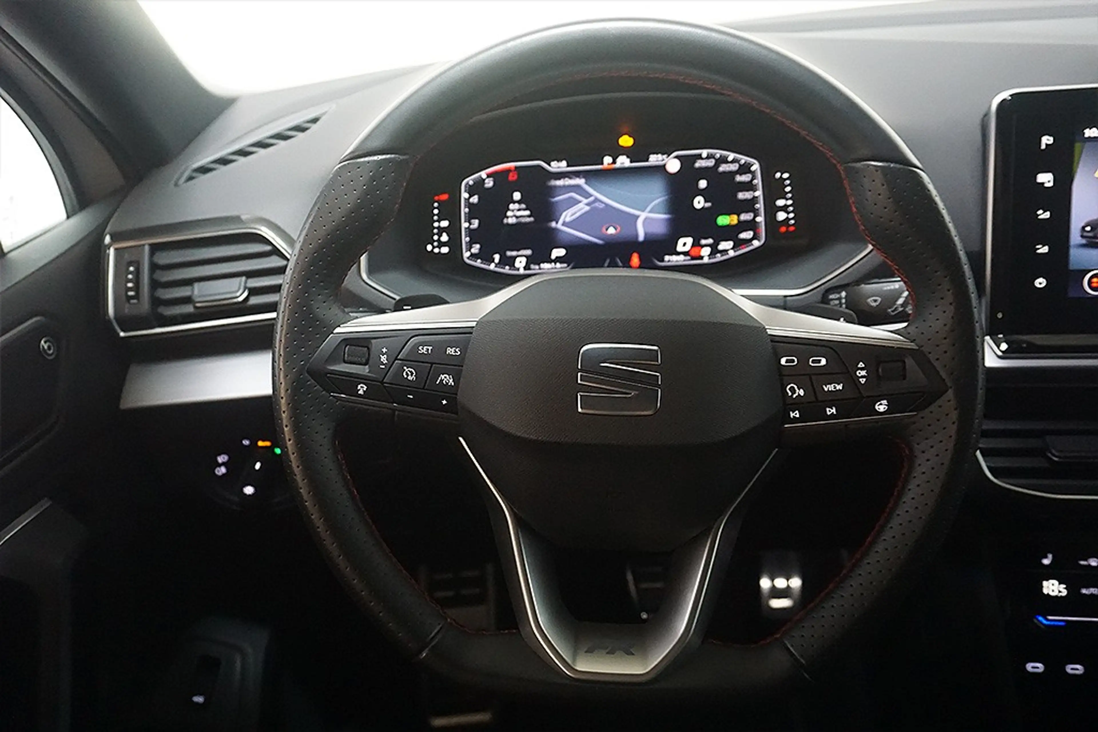 SEAT Tarraco 2.0TDI DSG FR 4Drive AHK Sthz ACC DCC — photo 11