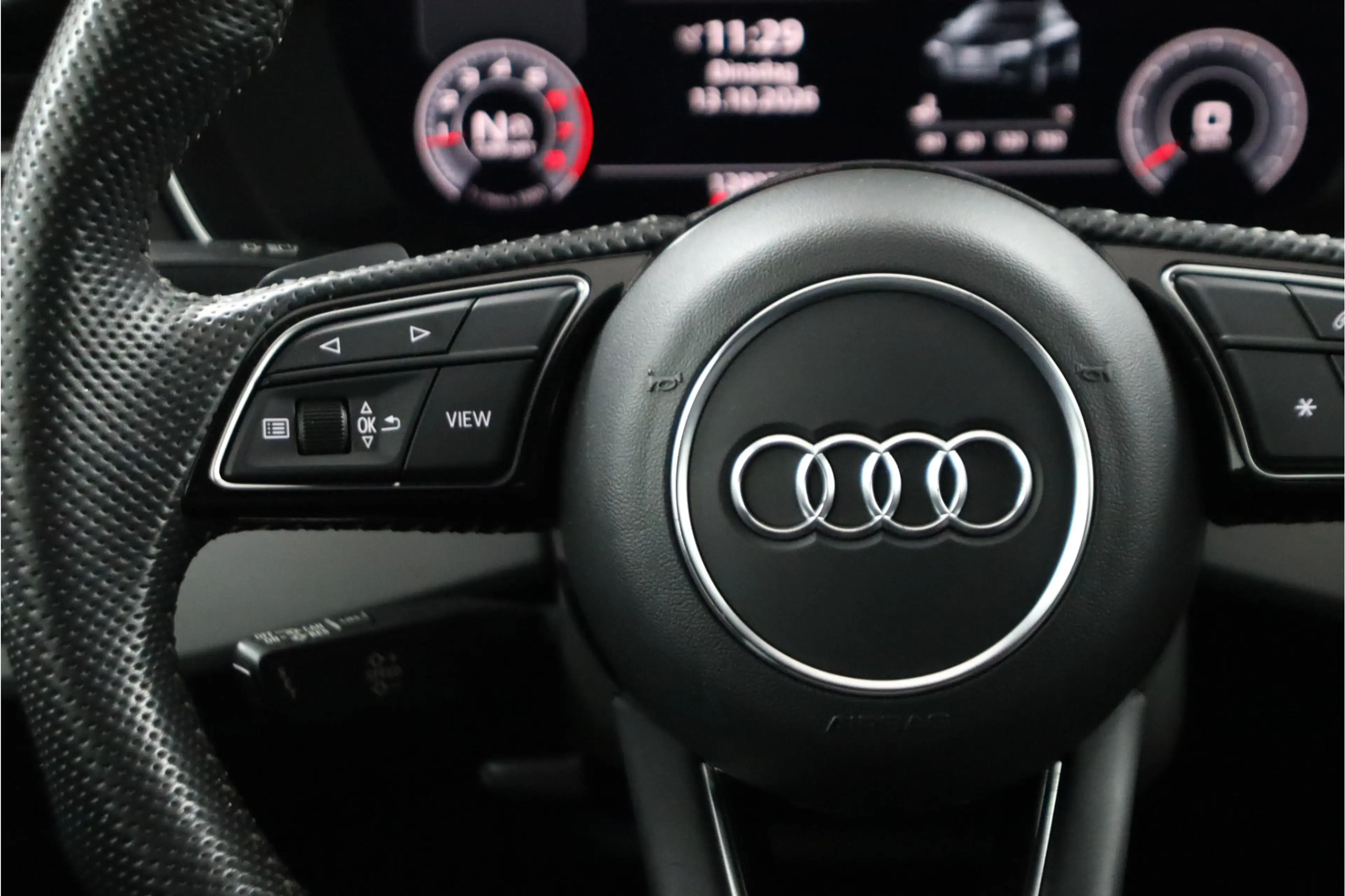 Audi A4 Avant 35 TFSI S-LINE Launch Edition Sport, Orig.NL — photo 21