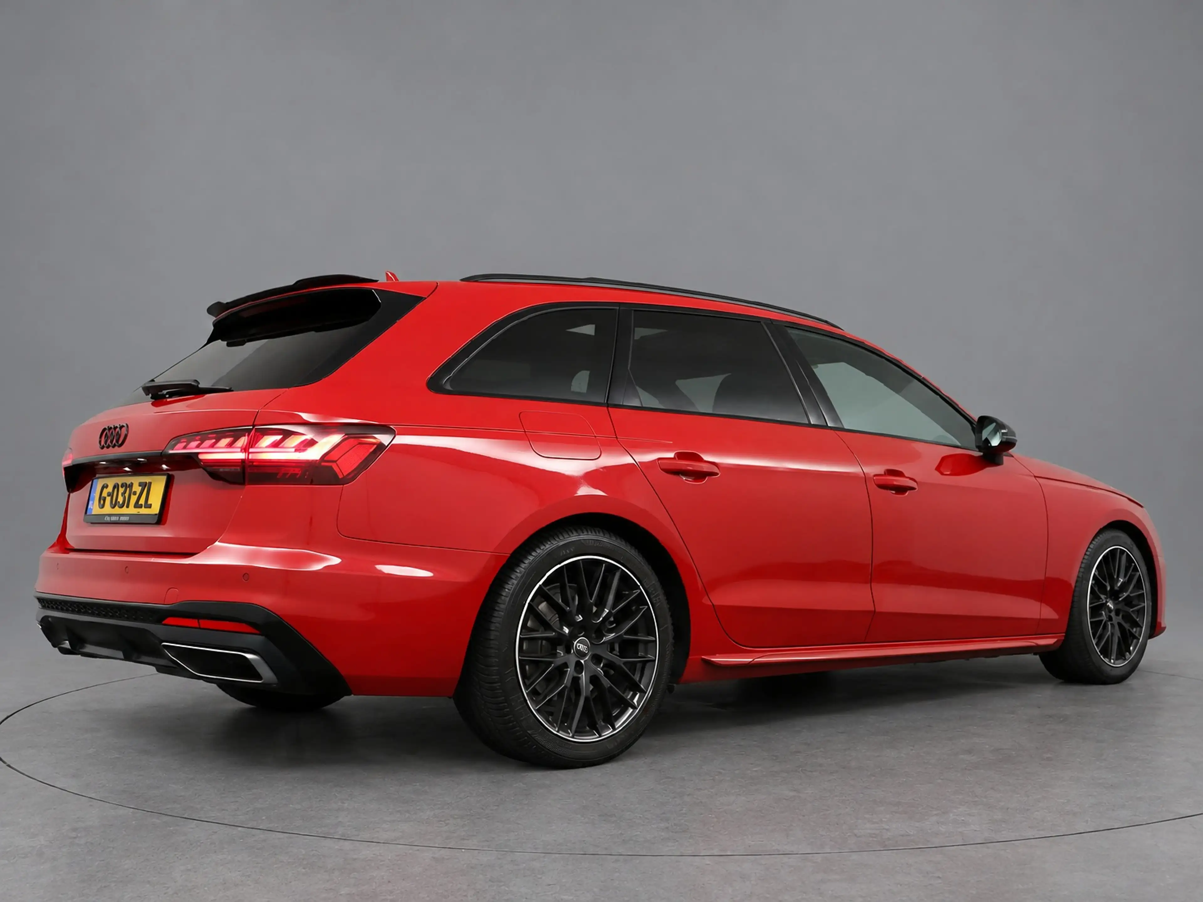Audi A4 Avant 35 TFSI S-LINE Launch Edition Sport, Orig.NL — photo 2