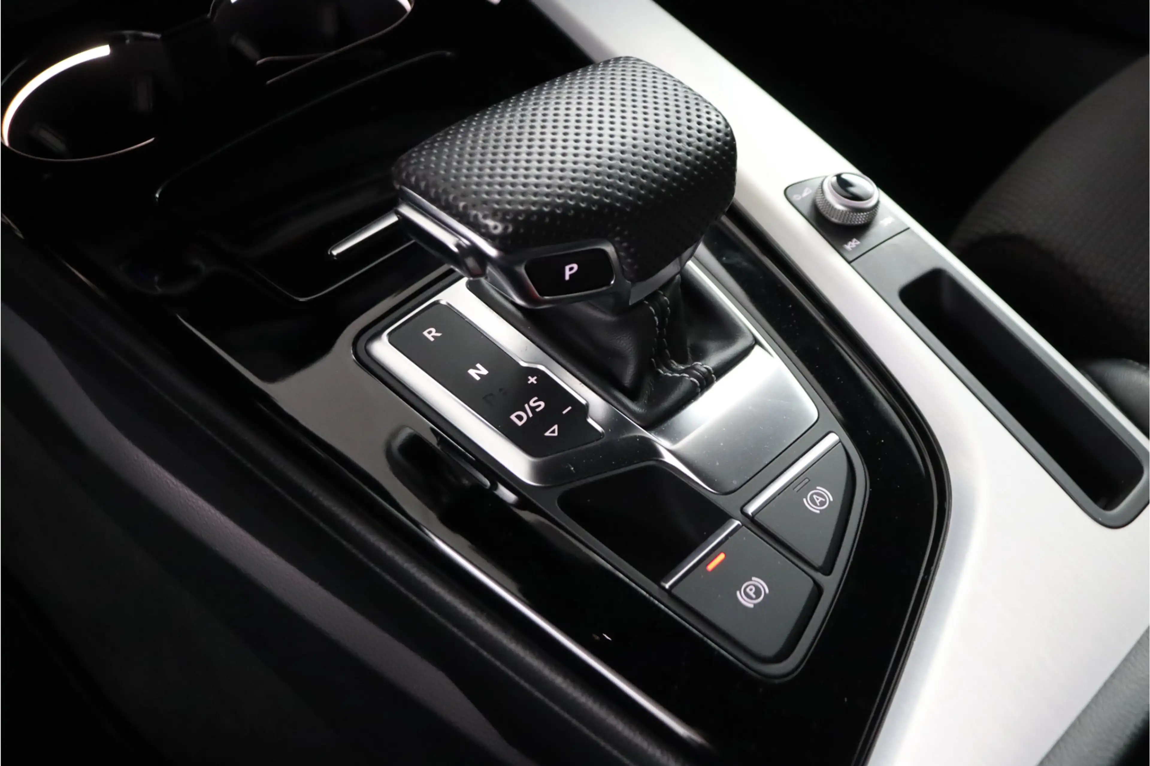 Audi A4 Avant 35 TFSI S-LINE Launch Edition Sport, Orig.NL — photo 24