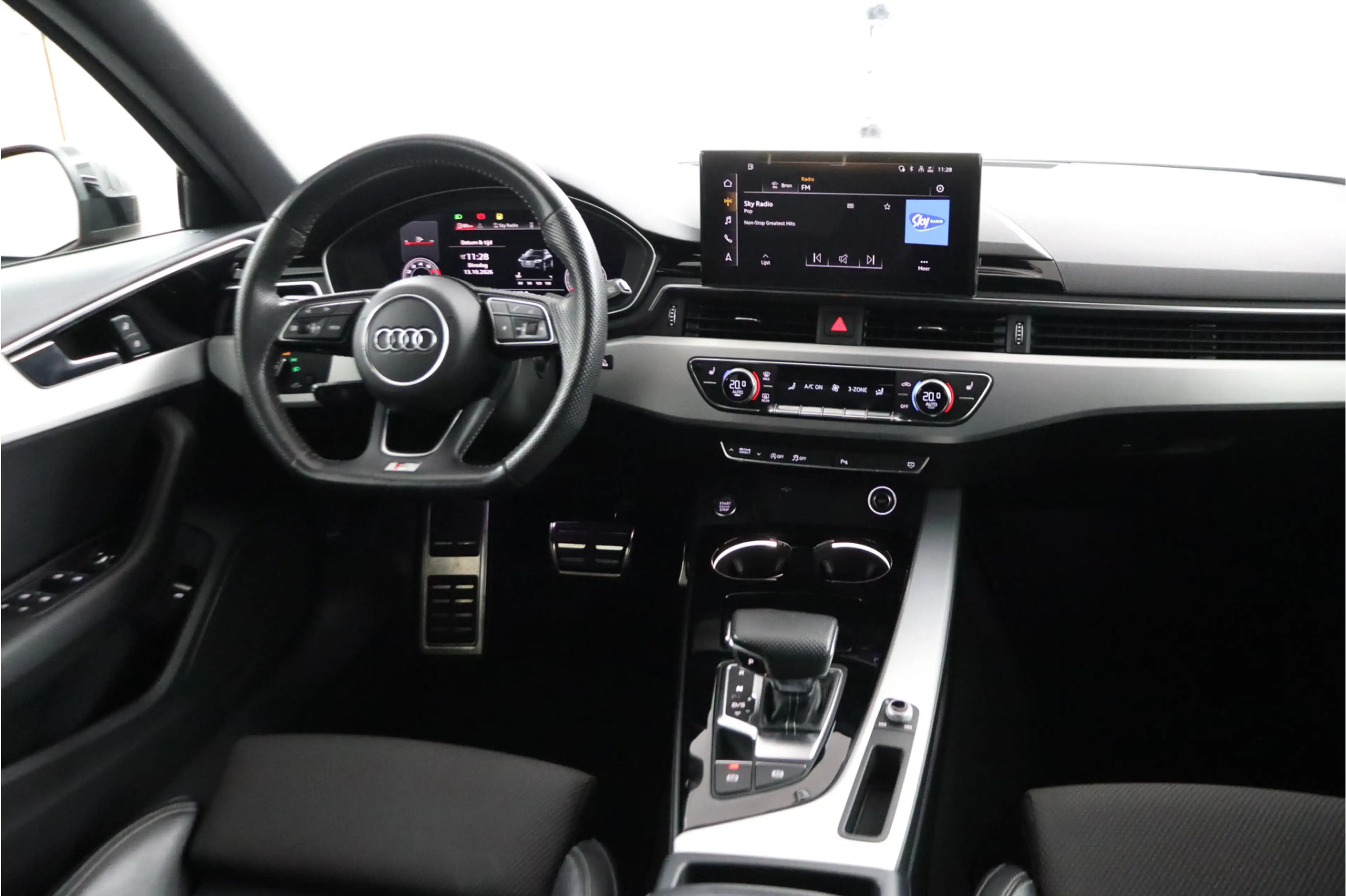 Audi A4 Avant 35 TFSI S-LINE Launch Edition Sport, Orig.NL — photo 11