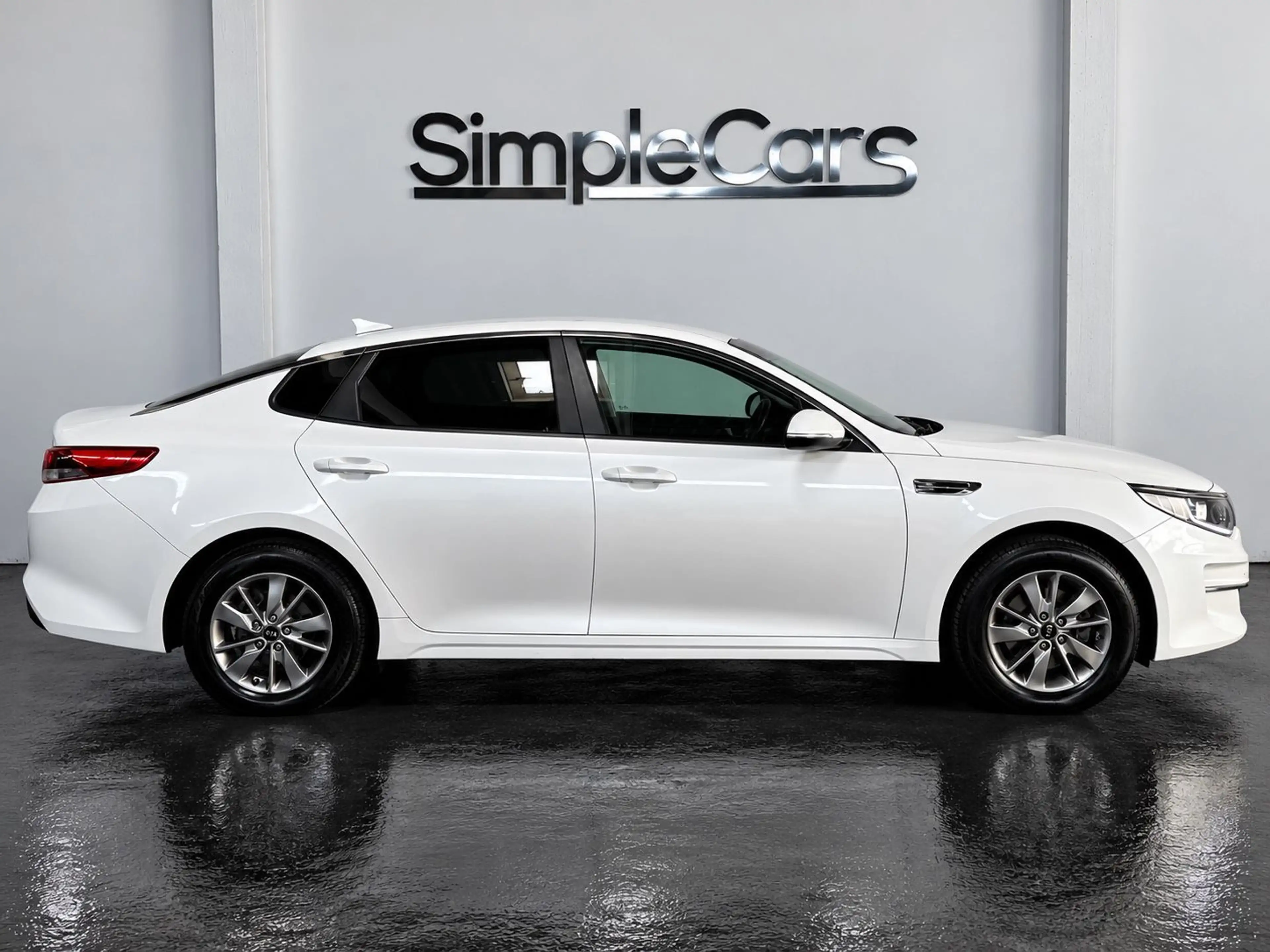 Kia Optima 1.7 CRDi *XENON*KAMERA*DAB*NAVI* — photo 6