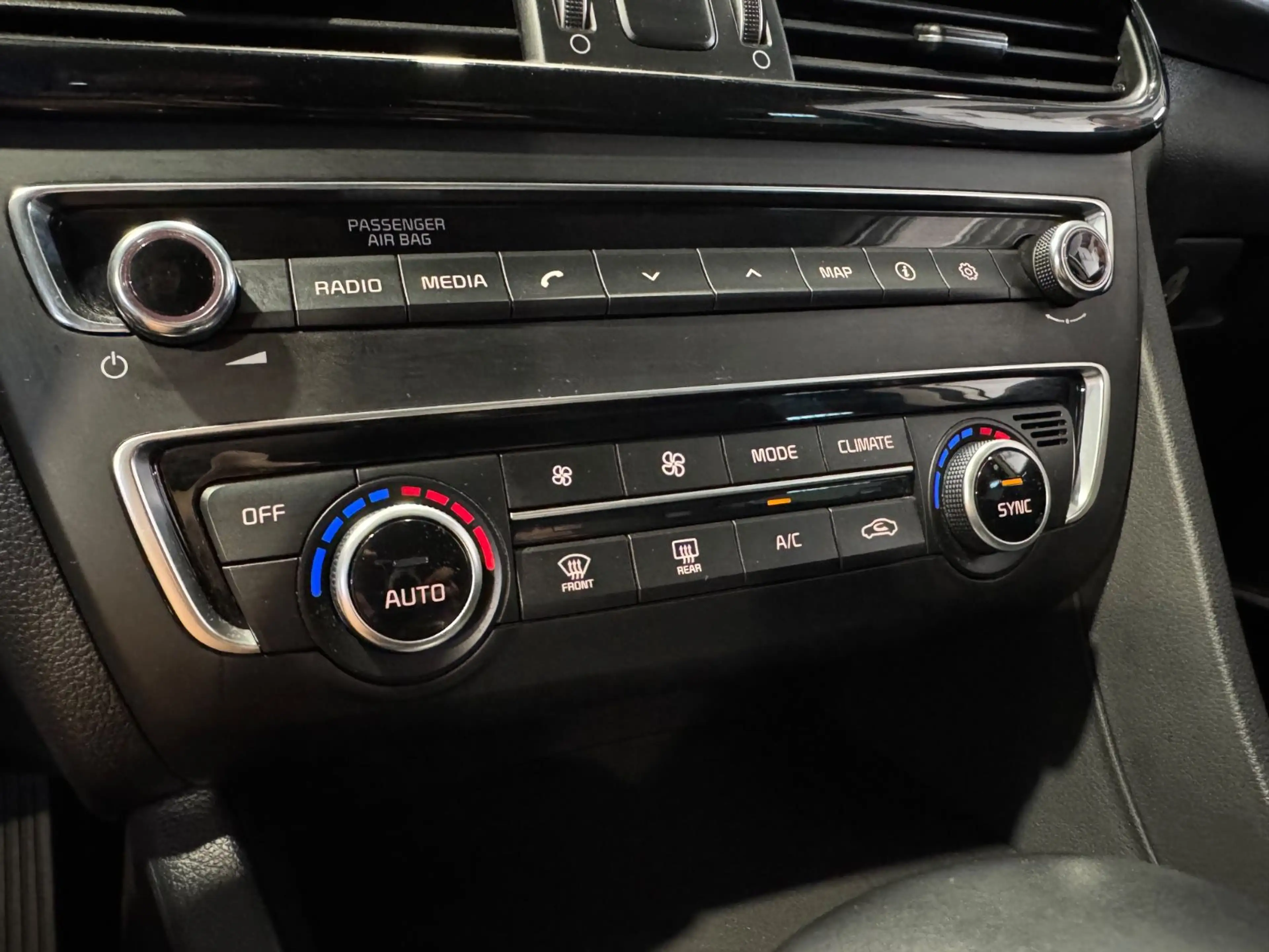 Kia Optima 1.7 CRDi *XENON*KAMERA*DAB*NAVI* — photo 13