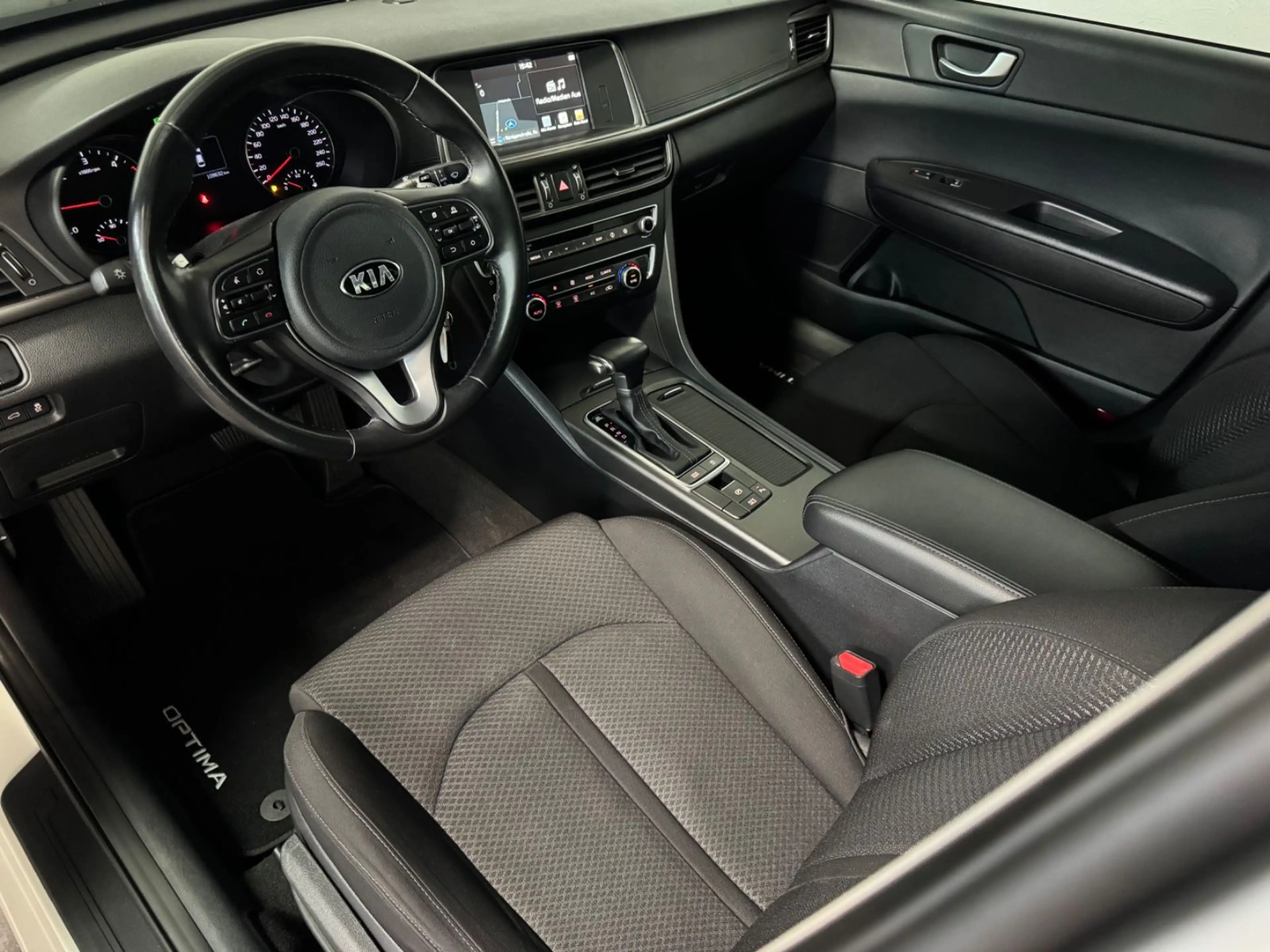 Kia Optima 1.7 CRDi *XENON*KAMERA*DAB*NAVI* — photo 10