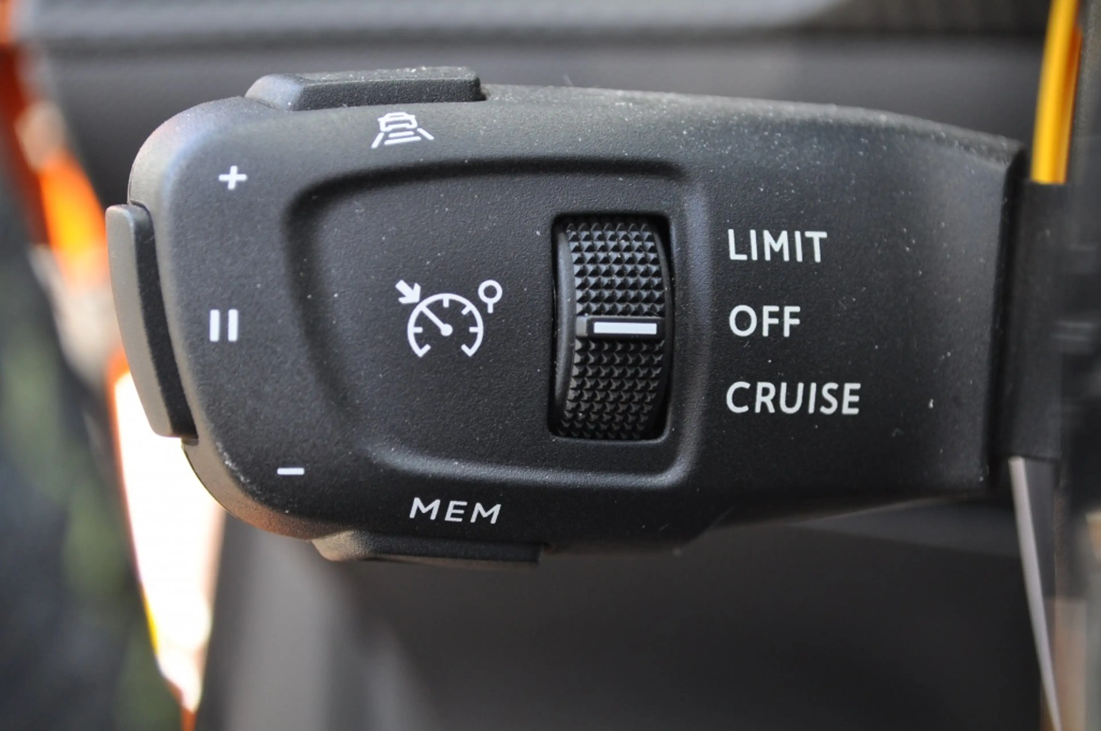 Peugeot 2008 1.2 GT Pck Aut schd leer elekstoel mass focal — photo 15