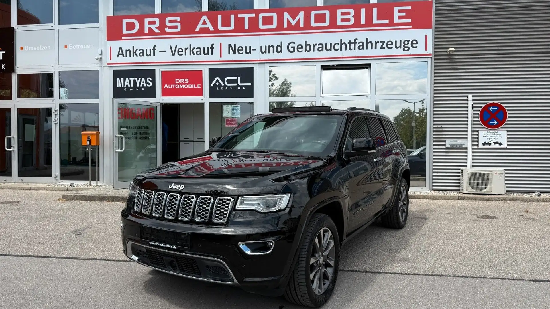 Jeep Grand Cherokee 3.0 CRD Overland/Pano/AHK/Kamera Schwarz - 1