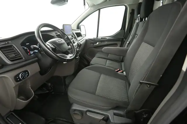 Ford Transit Custom view 9