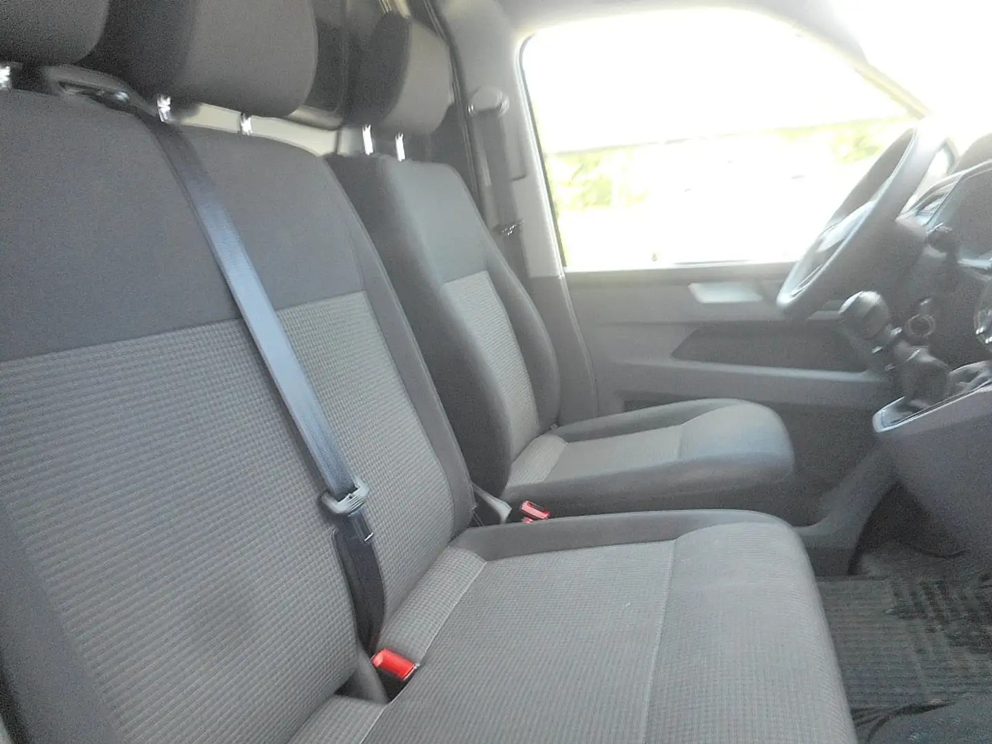 Volkswagen T6.1 Kastenwagen KR 2,0 TDI Negru - 2