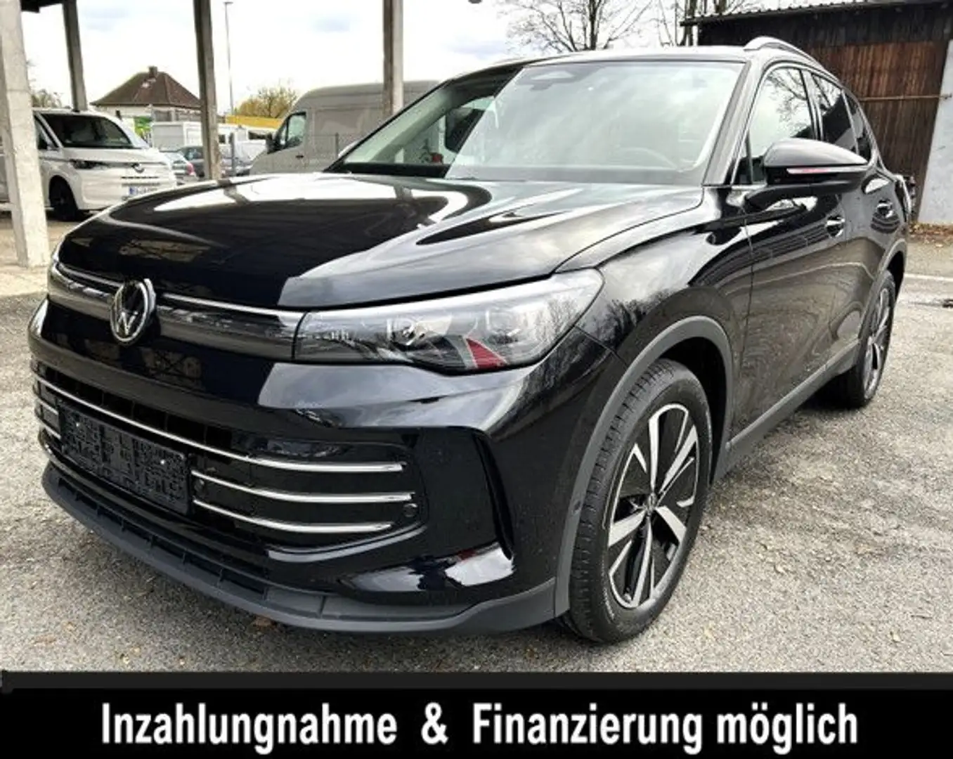 Volkswagen Tiguan 1.5 eTSI Elegance *PANO* MASSAGESITZE* Zwart - 1