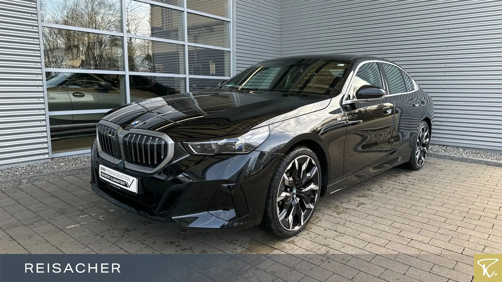 BMW 520 dA xDrive M-Sport HUD 360° ACC StdHzg AHK 21" Schwarz - 1