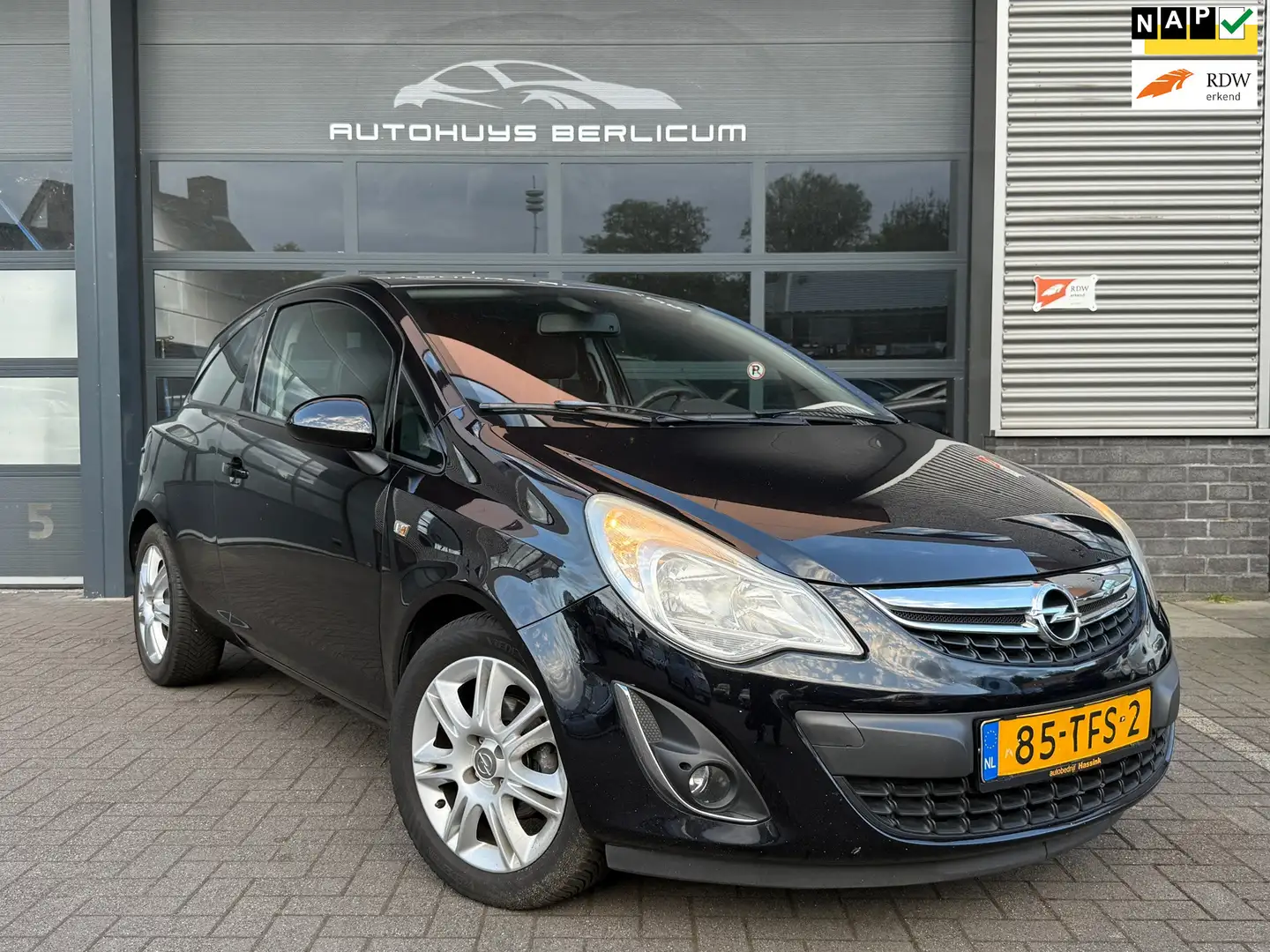 Opel Corsa 1.2 EcoFlex Cosmo LPG|Zeer nette auto! Negro - 1