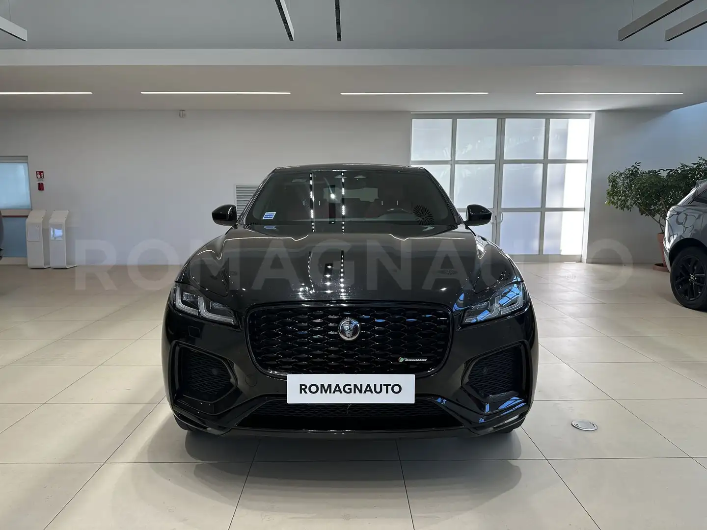 Jaguar F-Pace F-Pace 2.0 D 204 CV AWD aut. R-Dynamic S Noir - 2