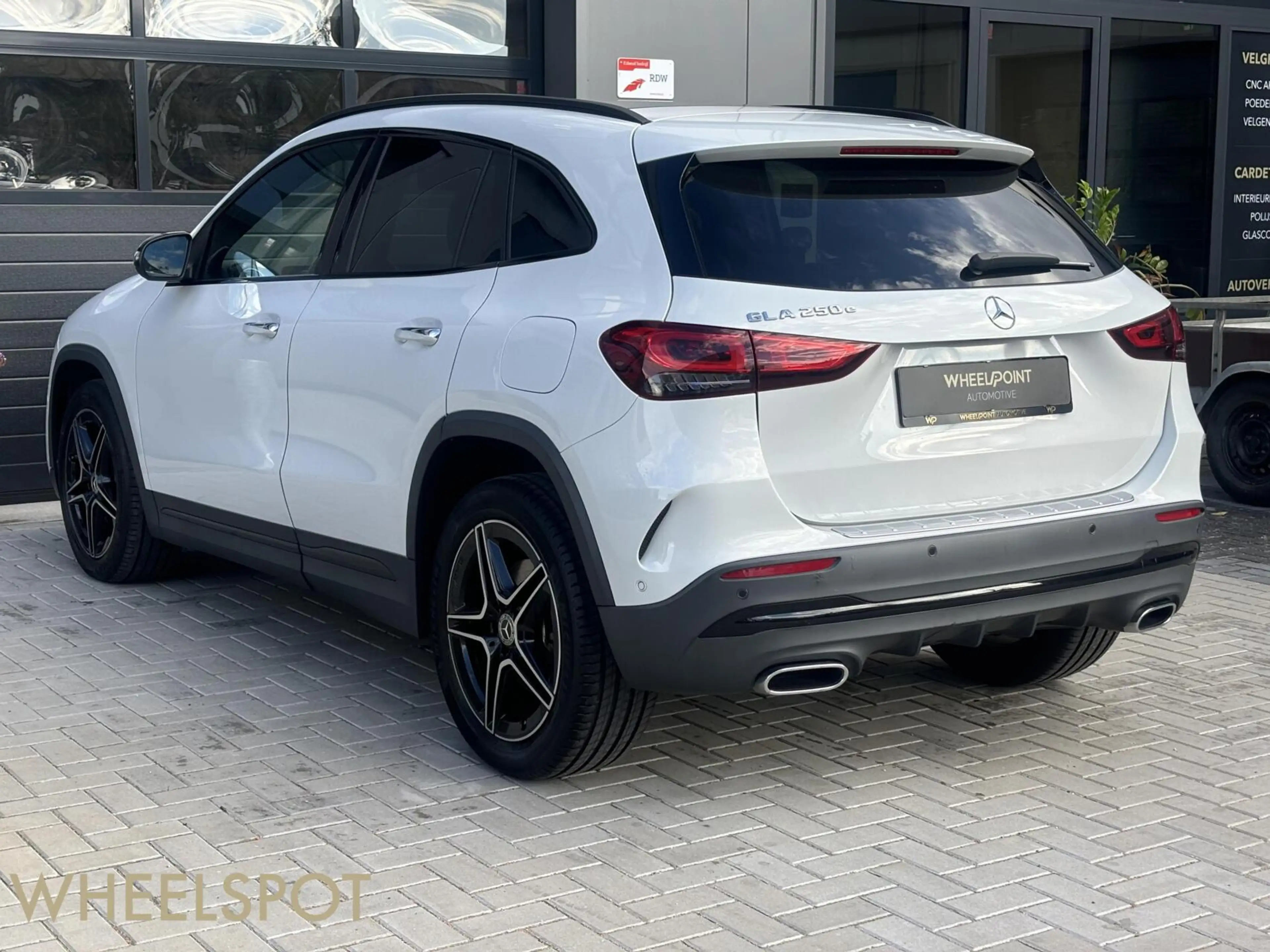 Mercedes-Benz GLA 250 e AMG Line|PANO|Sfeer|Stoelv|Carplay — photo 6