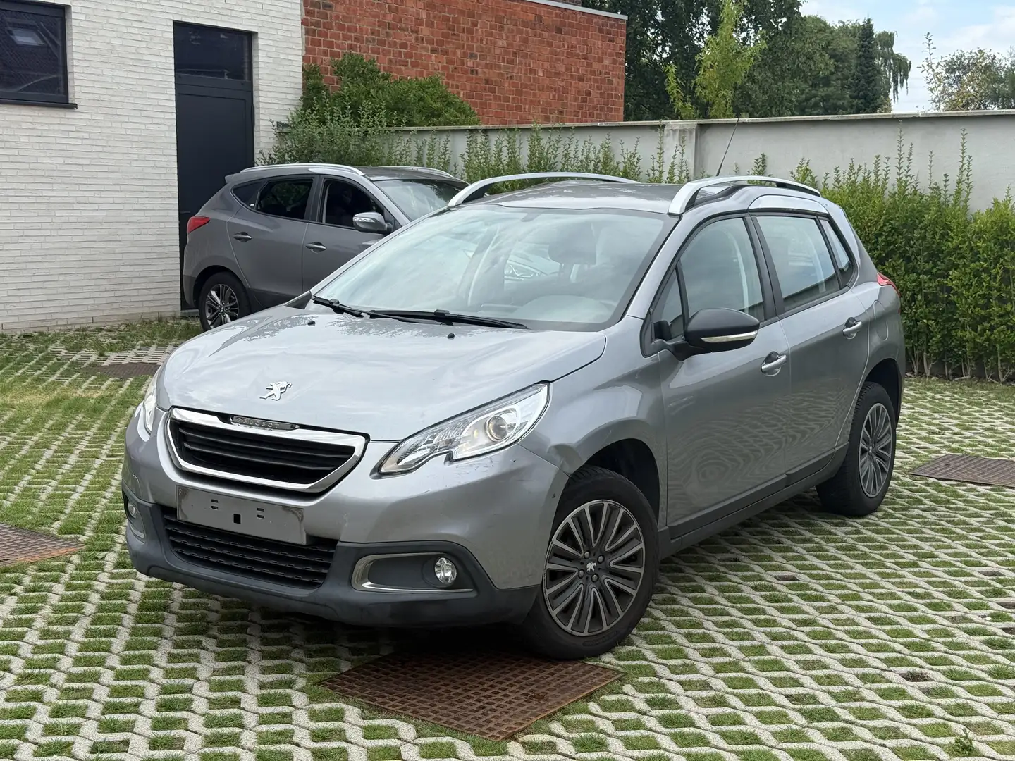 Peugeot 2008 2008 1.4 e-HDi FAP 92 2014 142.000 km Gris - 1