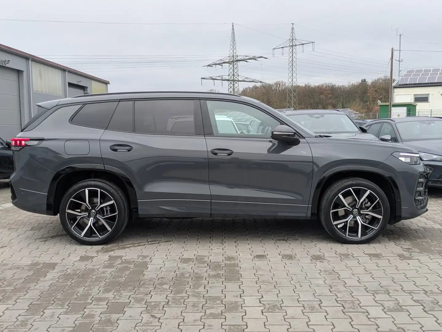 Volkswagen Tayron 2.0 TDI 4M R-Line BLACK*7S*IQL*LEDER*PANO Gris - 2