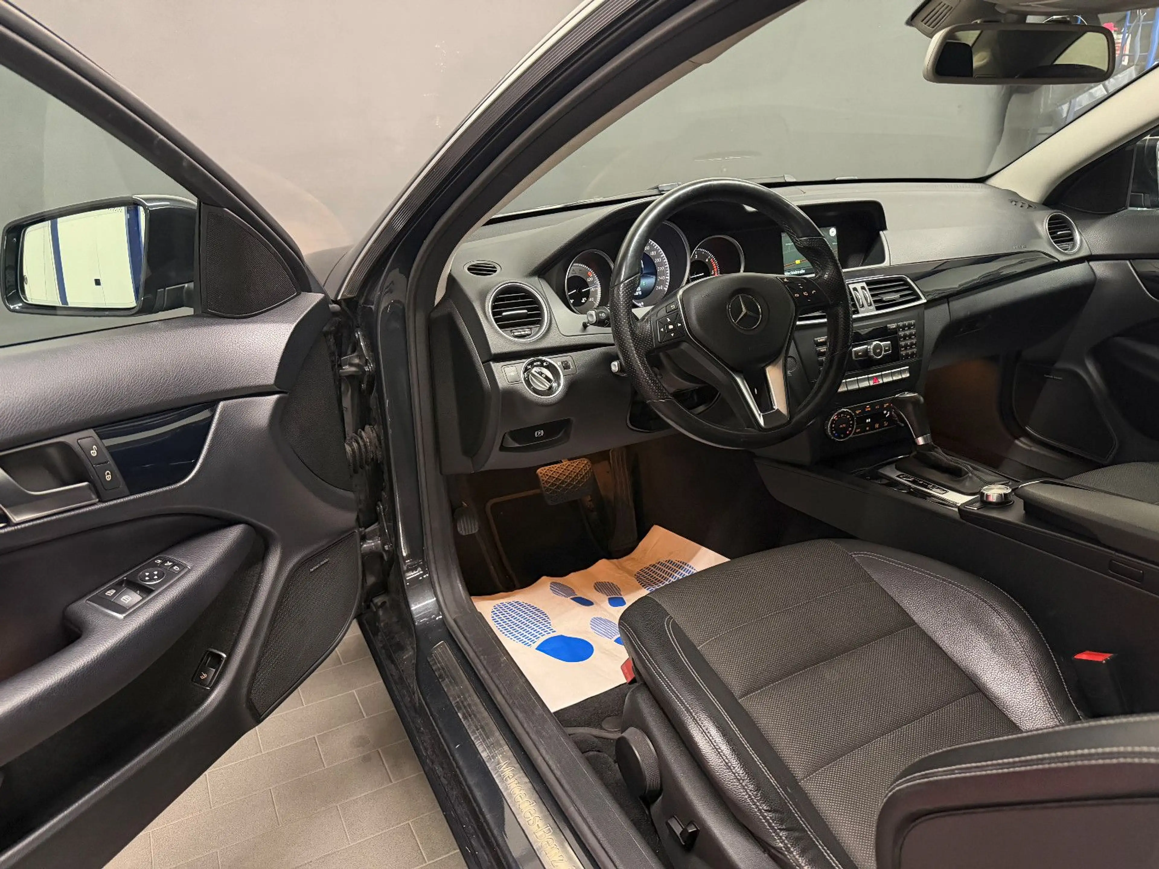 Mercedes-Benz C 220 CDI Coupe/SHZ/PDC/NAVI/T-LEDER/TEMPOMAT — photo 10