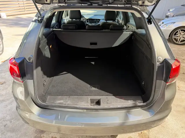 Opel Astra view 12
