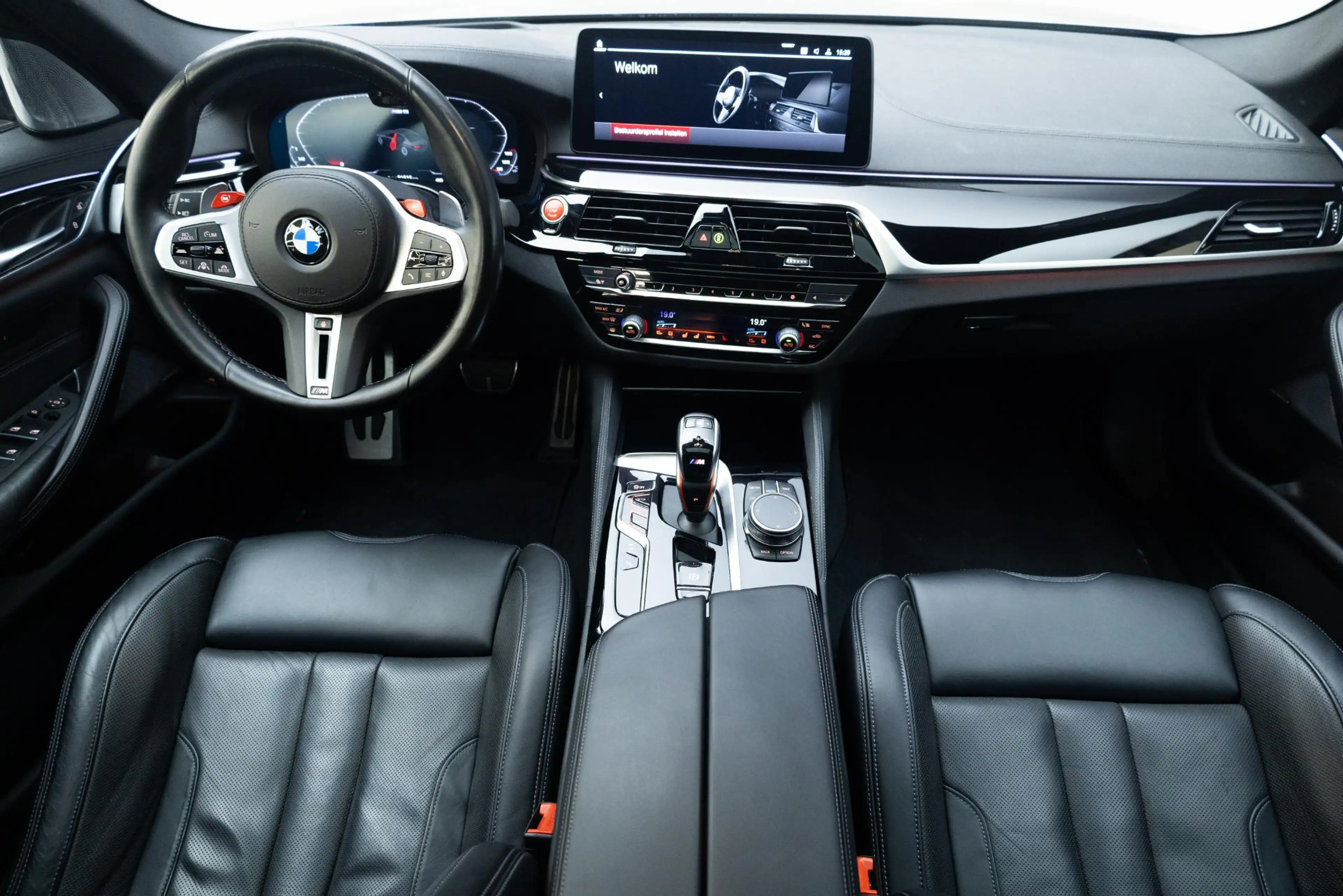 BMW M5 5-serie | Bowers & Wilkins | Driving Assistant Pro — photo 5