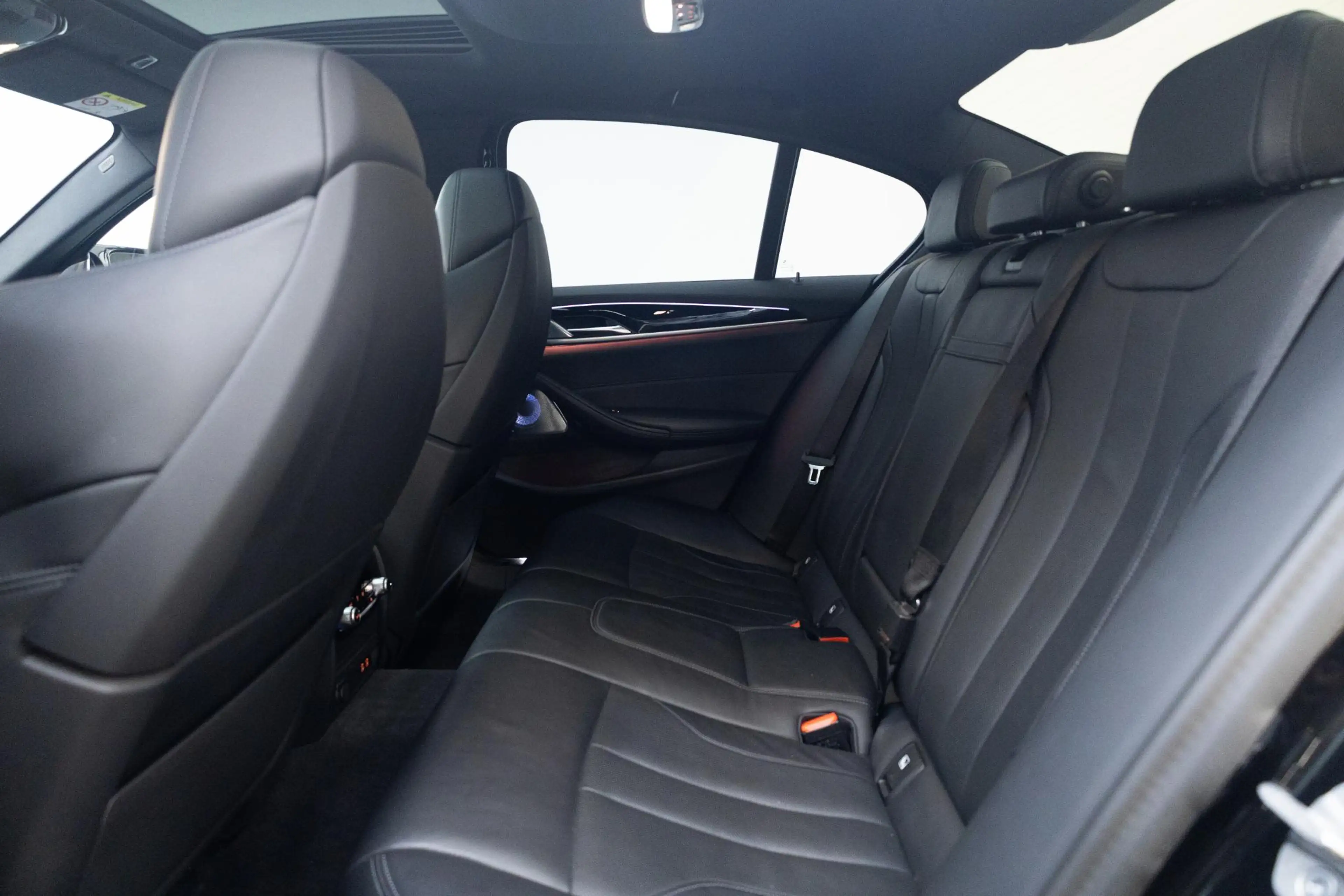 BMW M5 5-serie | Bowers & Wilkins | Driving Assistant Pro — photo 7