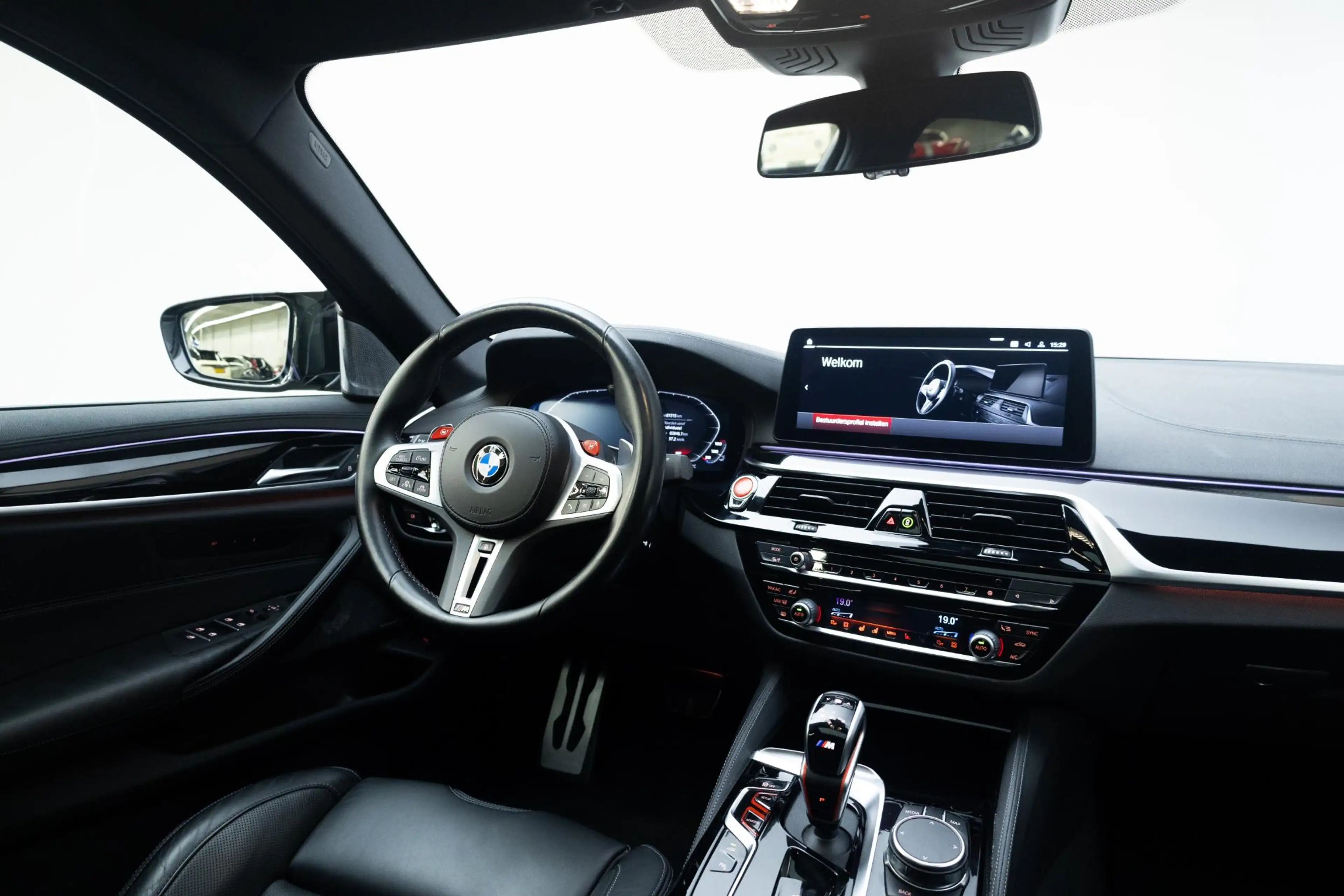 BMW M5 5-serie | Bowers & Wilkins | Driving Assistant Pro — photo 12