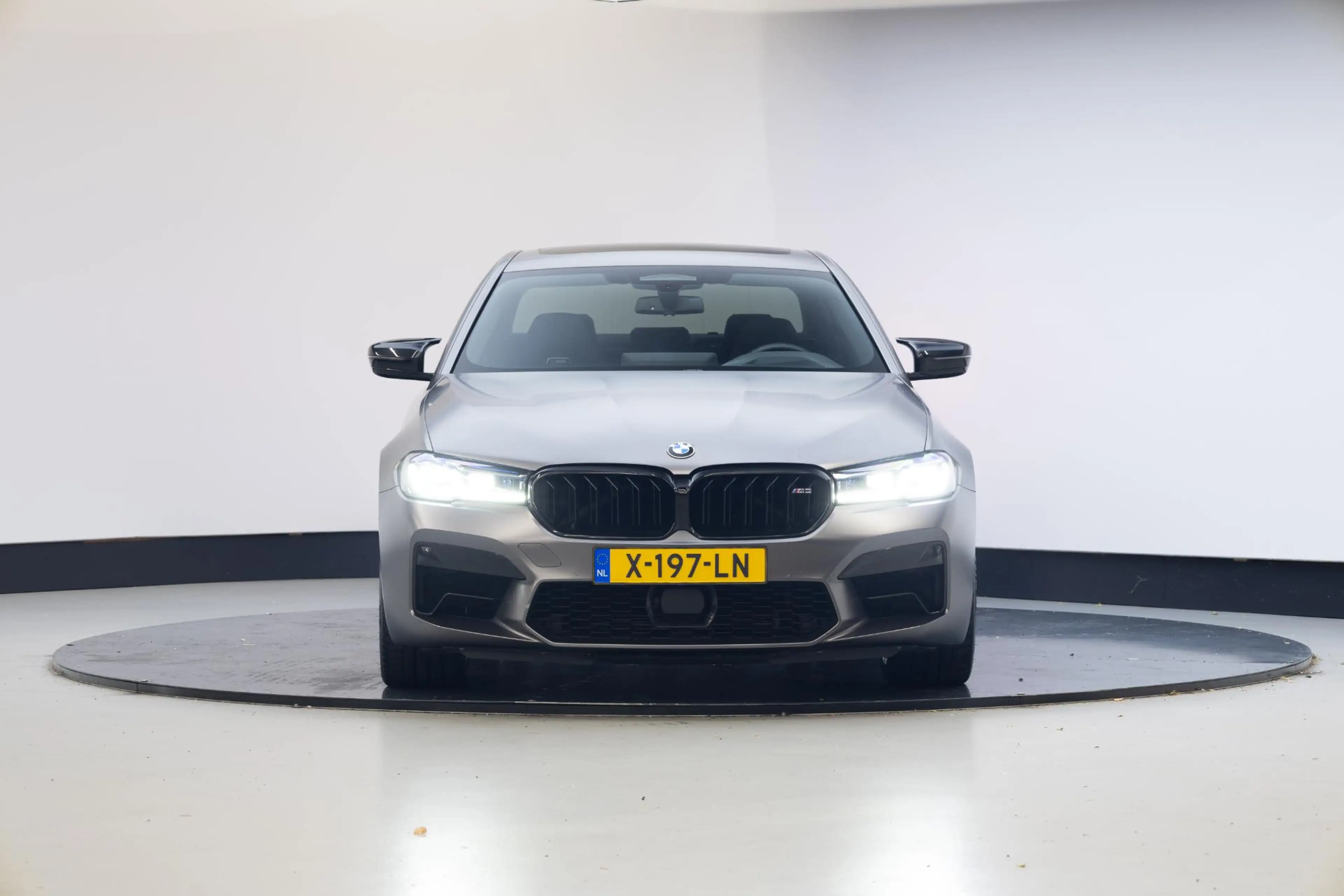 BMW M5 5-serie | Bowers & Wilkins | Driving Assistant Pro — photo 27
