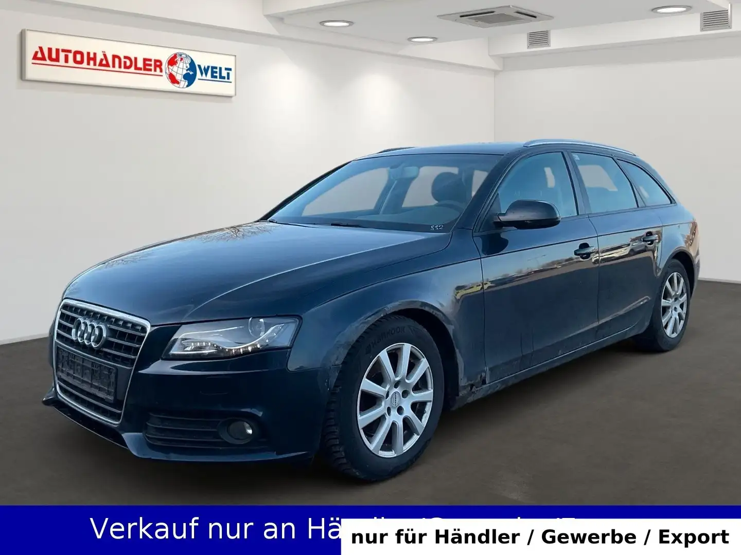 Audi A4 Avant Attraction Blau - 1