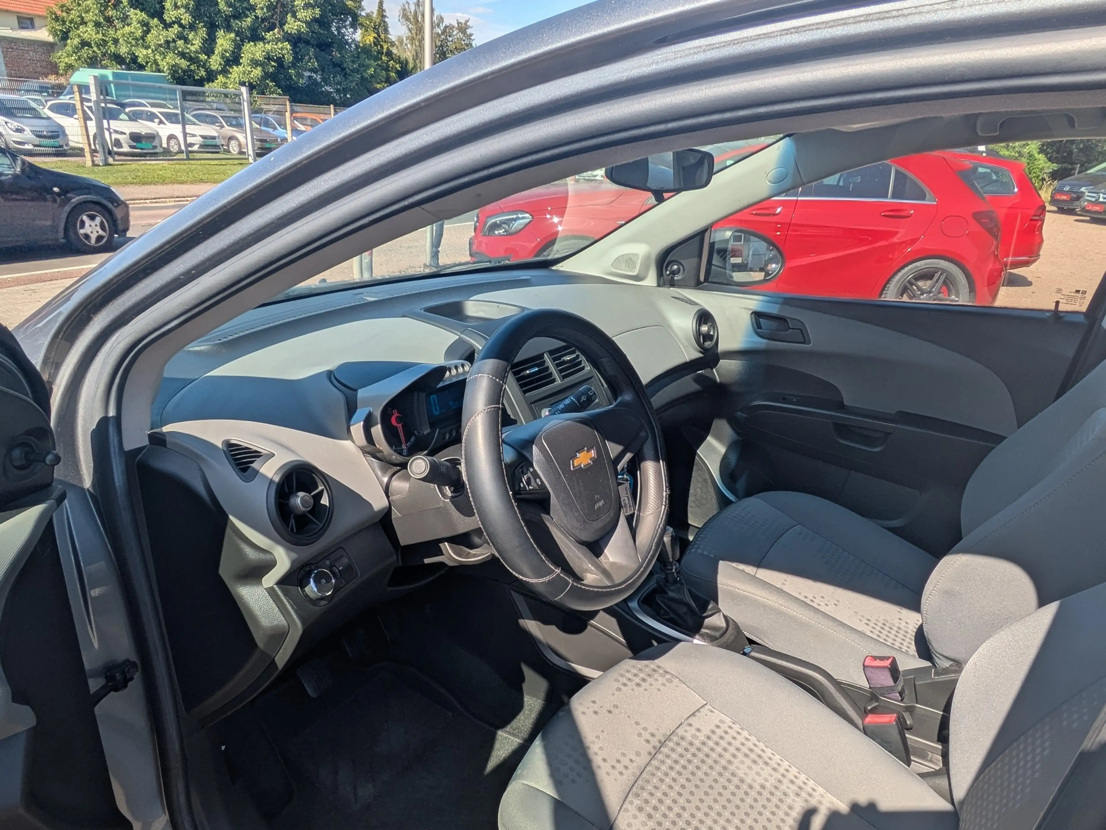 Chevrolet Aveo LS — photo 8
