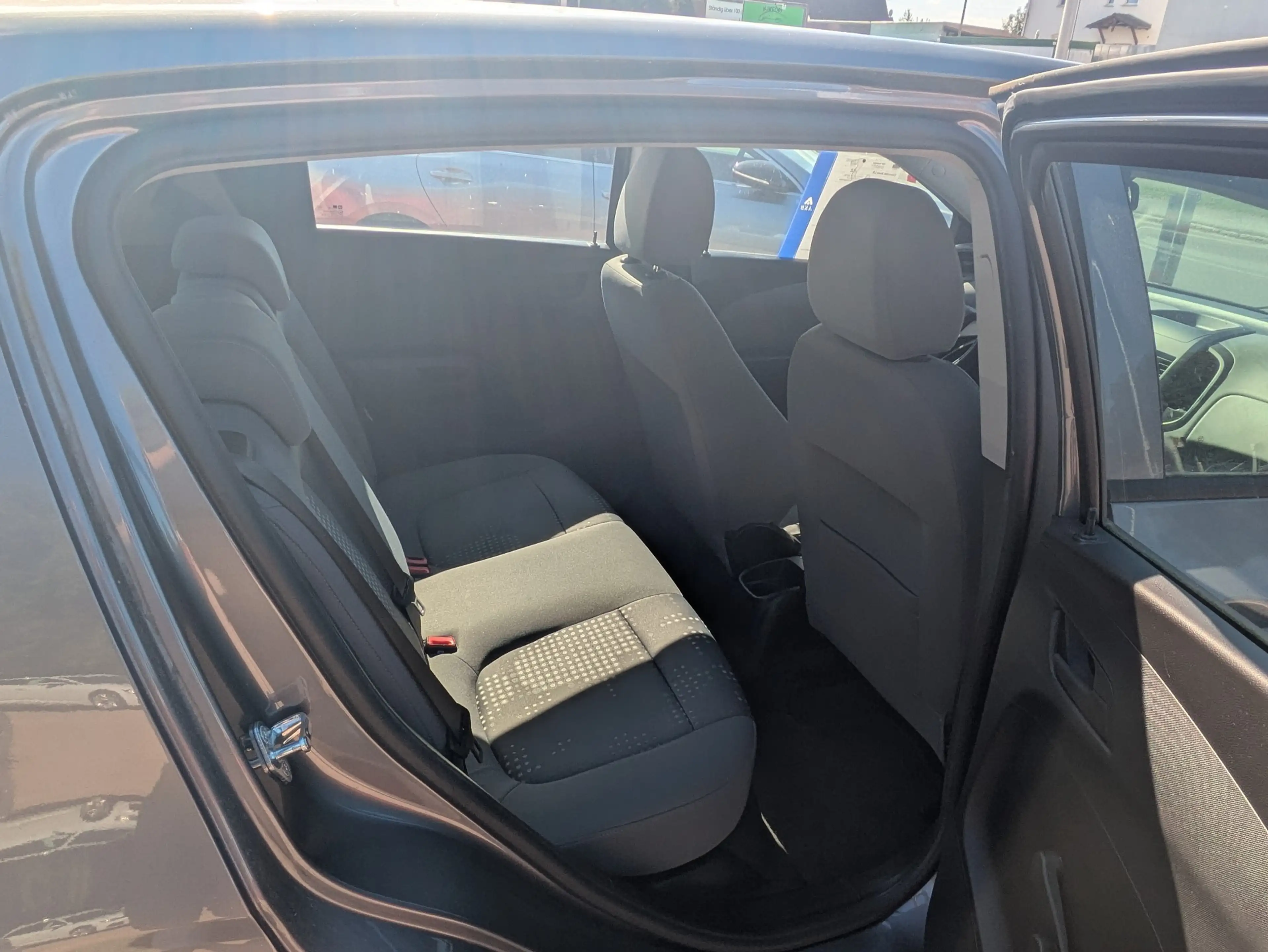Chevrolet Aveo LS — photo 12