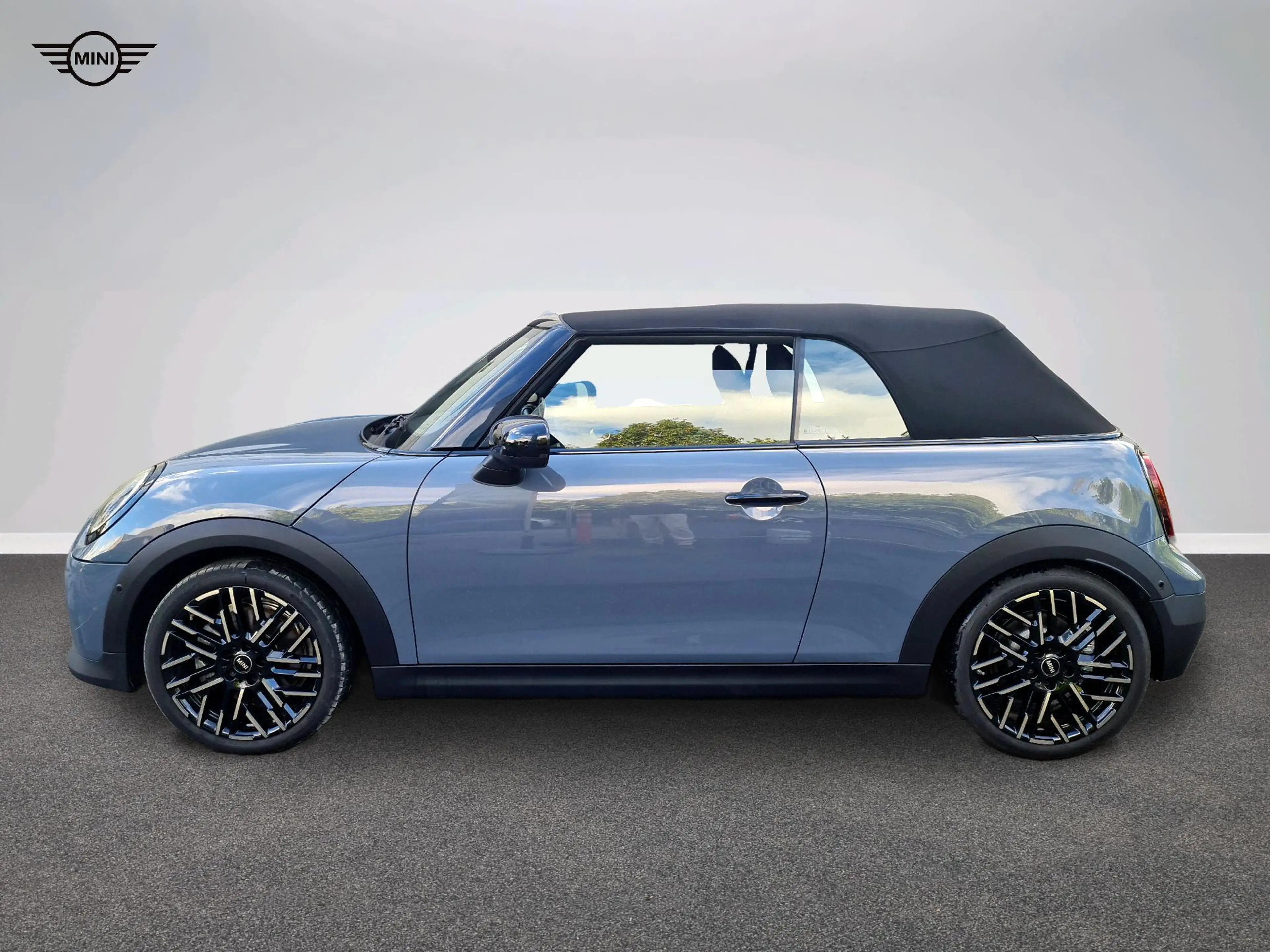 MINI Cooper C Cabrio Favoured Trim — photo 2
