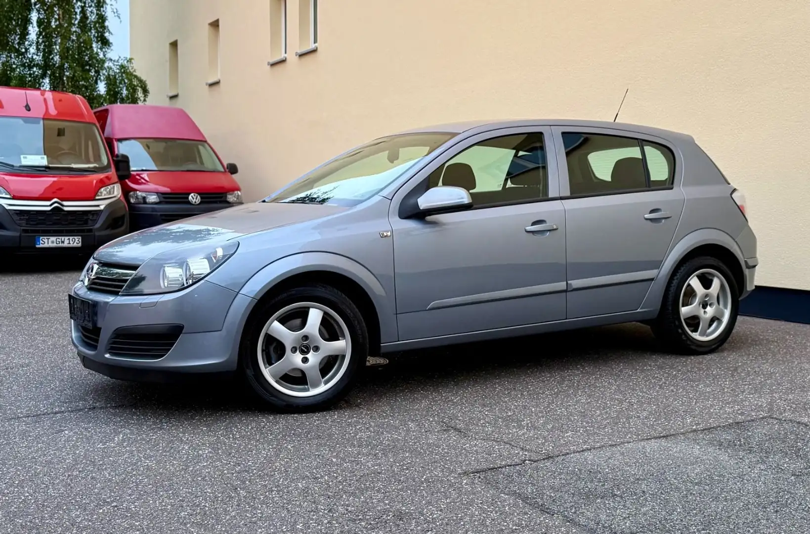 Opel Astra H Lim. Edition AUTOM. KLIMA TEMPO TÜV NEU Argent - 2