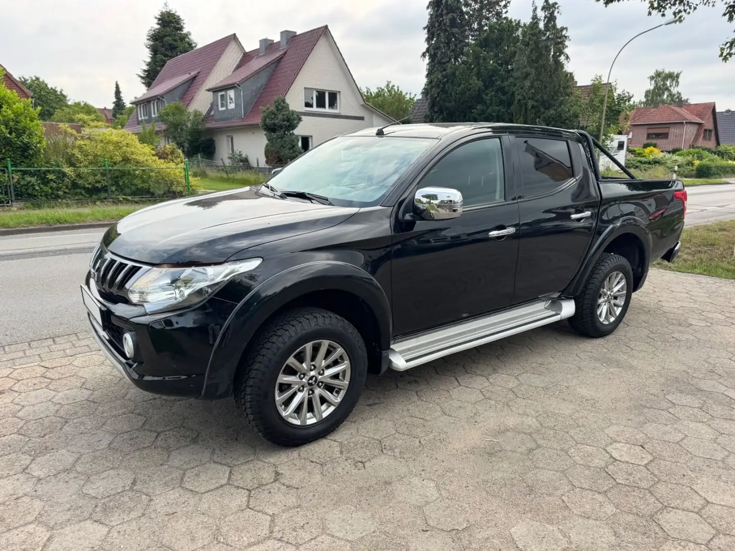 Mitsubishi L200 Plus DoubleCab 4WD *AT Reifen+MwSt+HU neu* Czarny - 1