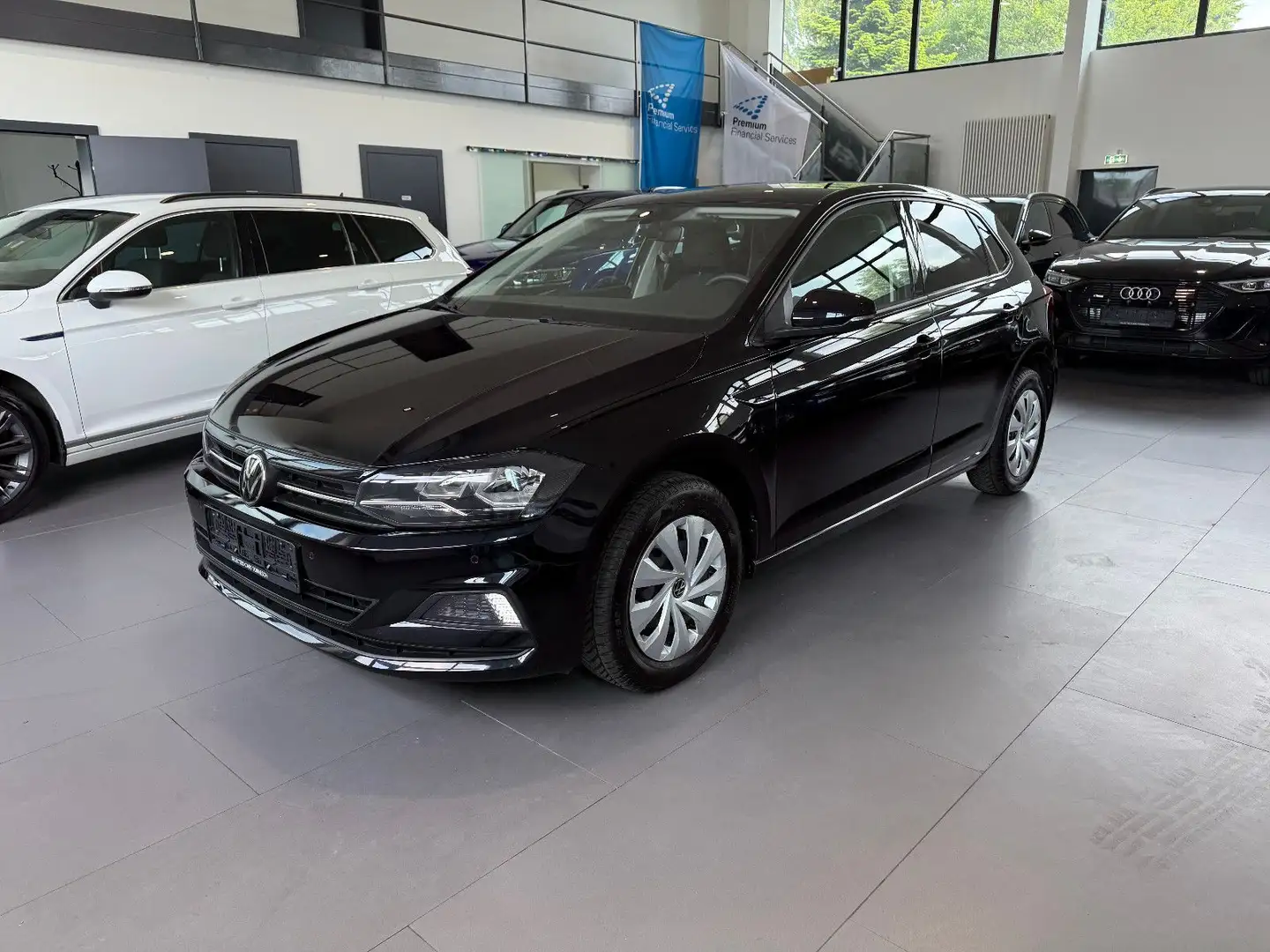 Volkswagen Polo VI 1.0TSI DSG/ AID/SHZ/NAVI/PDC/FRONT/NAVI Zwart - 1
