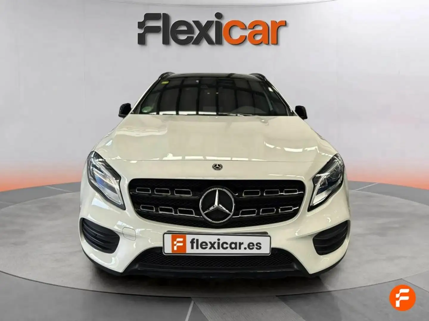 Mercedes-Benz GLA 250 4MATIC Amarillo - 2