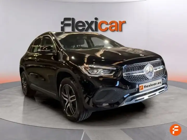 Mercedes-Benz GLA 2023, foto 2