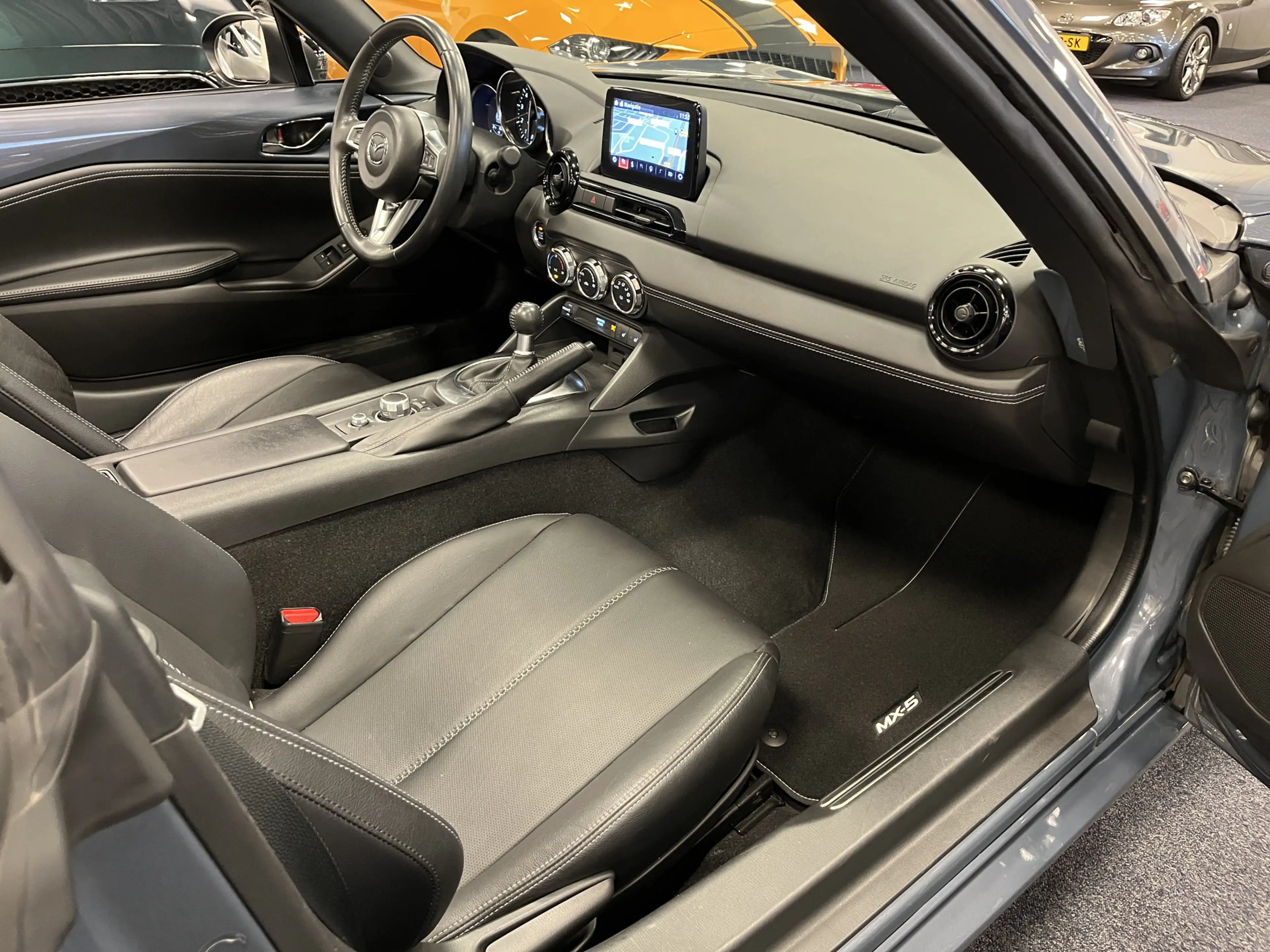 Mazda MX-5 ND RF 1.5i SkyActiv-G 132PK Leder PDC Apple CarPla — photo 36