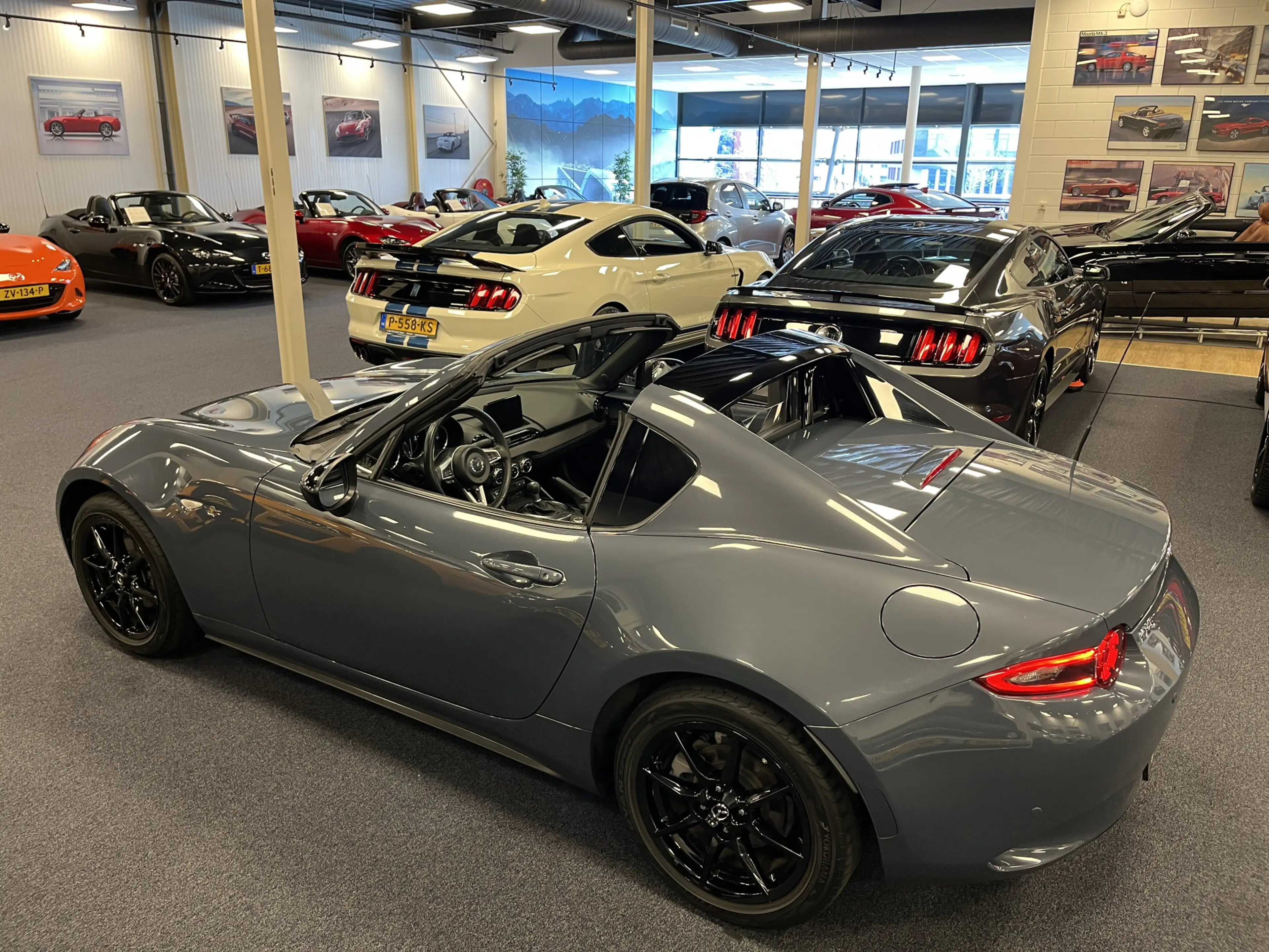 Mazda MX-5 ND RF 1.5i SkyActiv-G 132PK Leder PDC Apple CarPla — photo 13